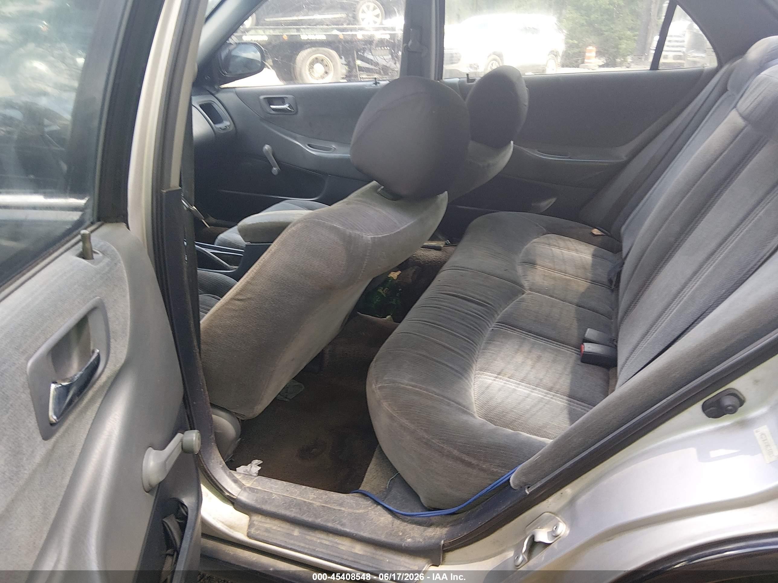 2000 Honda Accord 2.3 Dx Black vin: 1HGCF8645YA144915