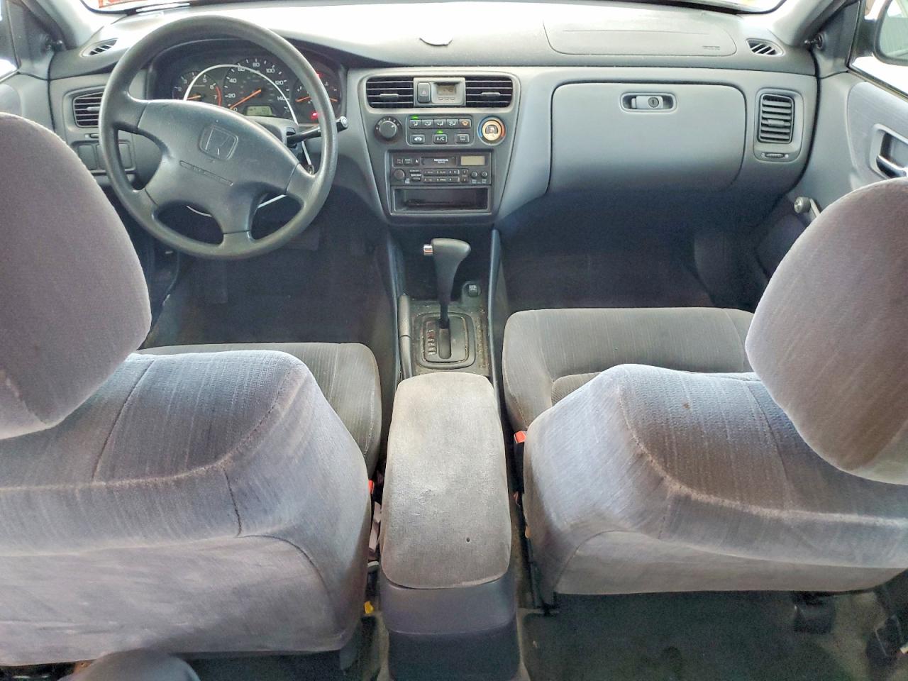 1999 Honda Accord Dx Silver vin: 1HGCF8649XA024792