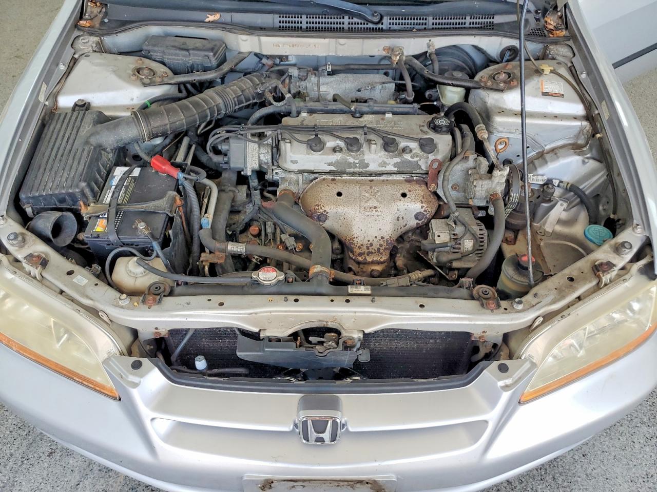 1999 Honda Accord Dx Silver vin: 1HGCF8649XA024792