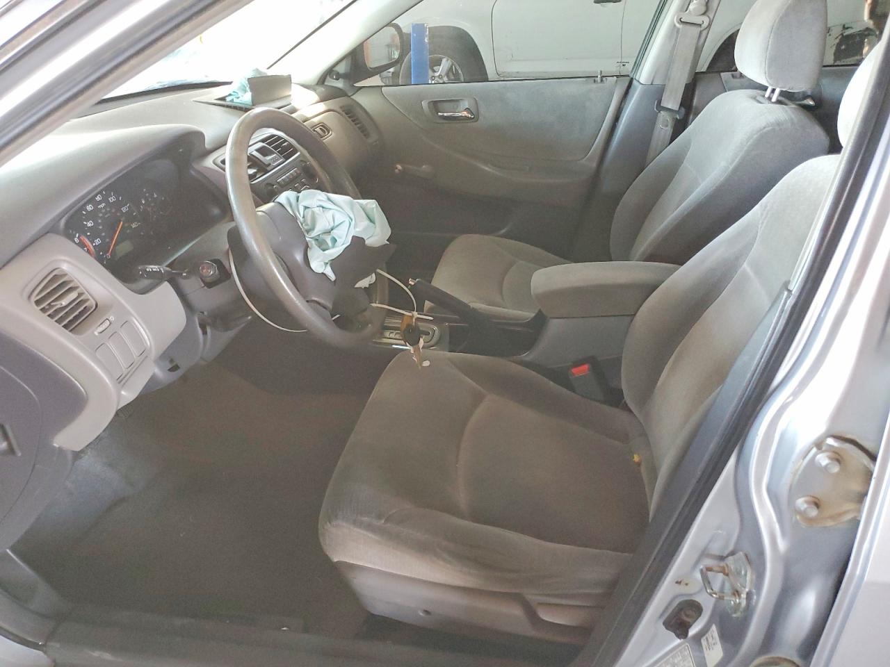 2001 Honda Accord Lx Silver vin: 1HGCF86601A031669