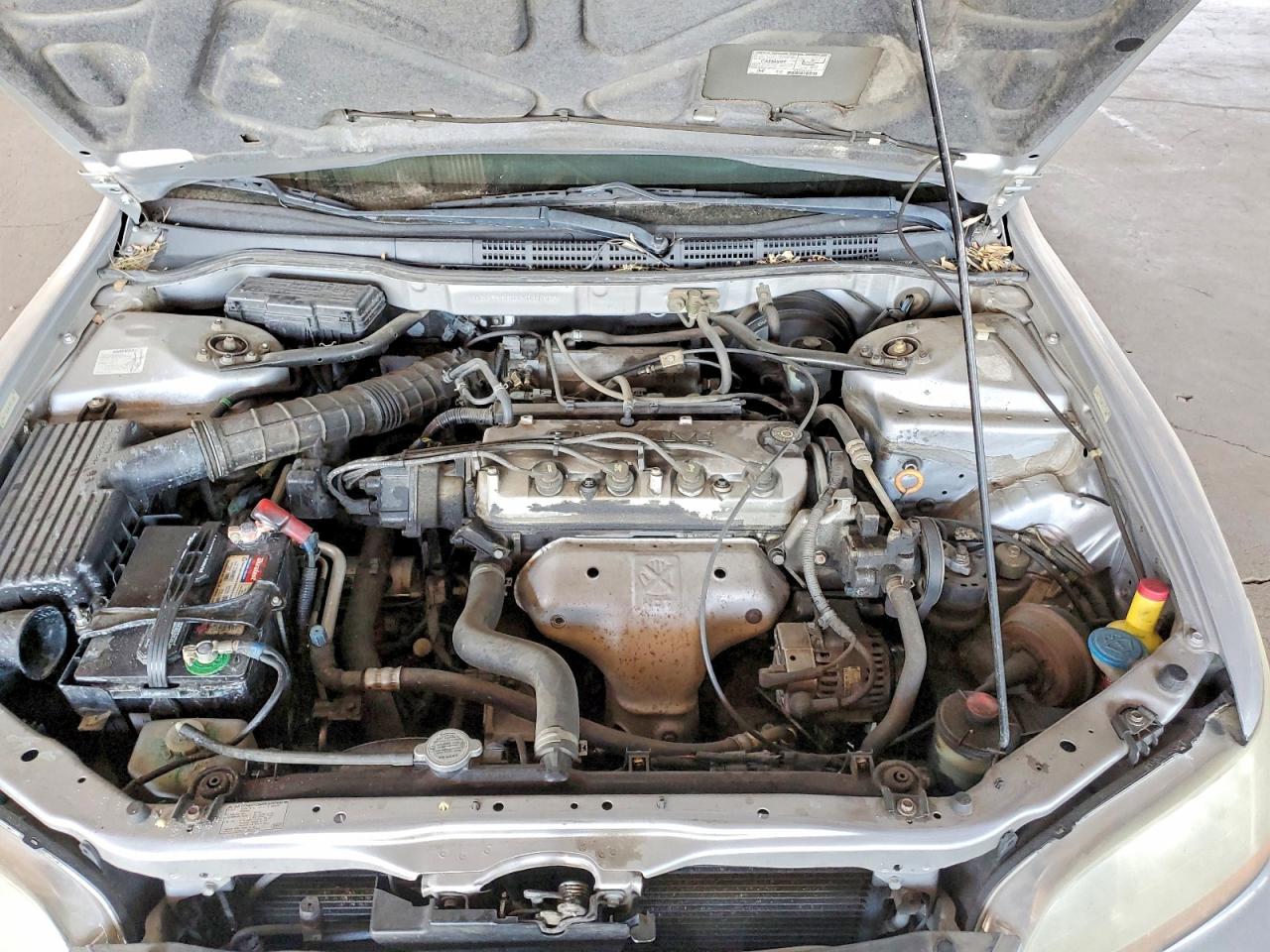 2001 Honda Accord Lx Silver vin: 1HGCF86601A031669