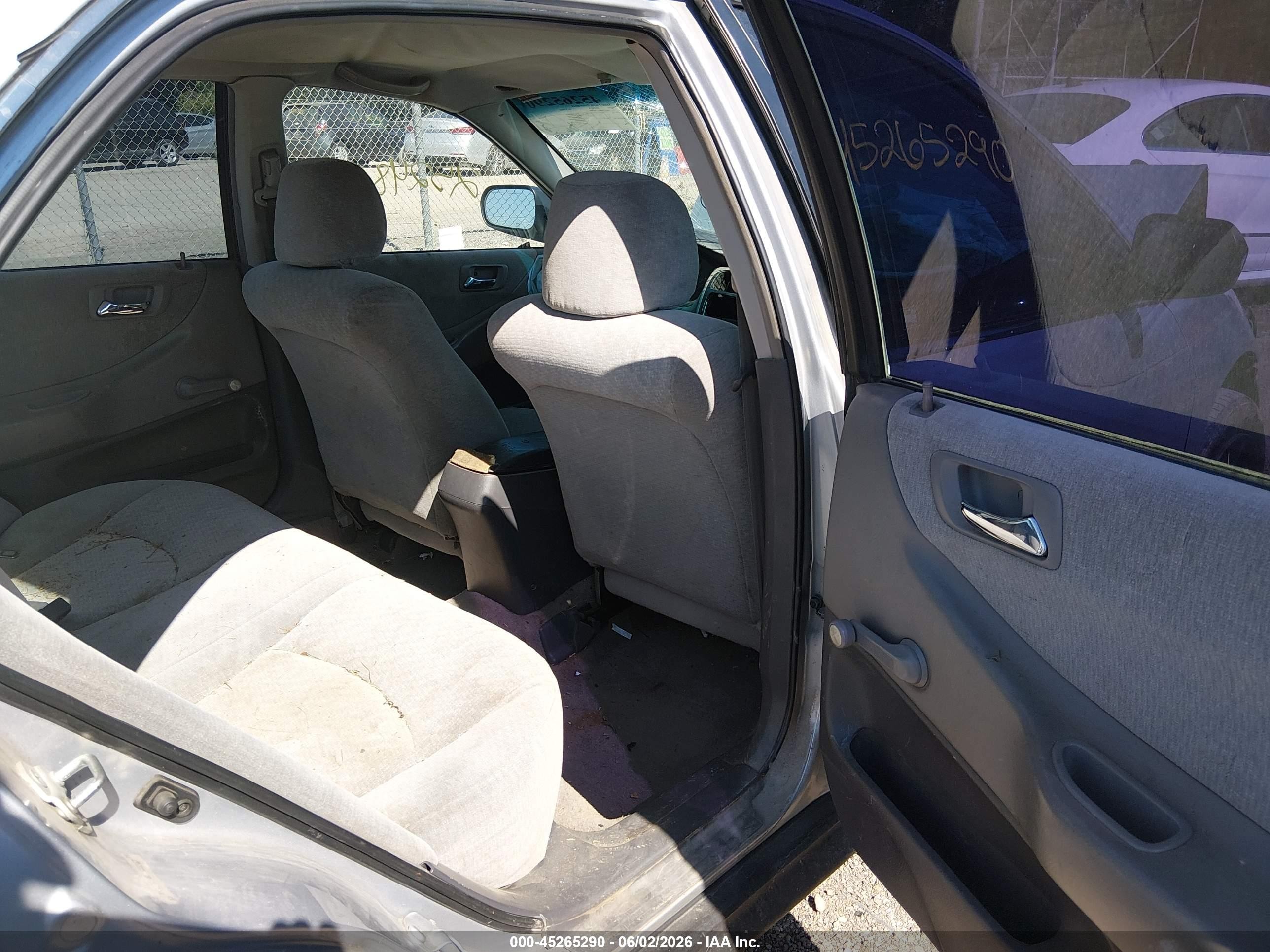 2001 Honda Accord Value Package Silver vin: 1HGCF86601A106967
