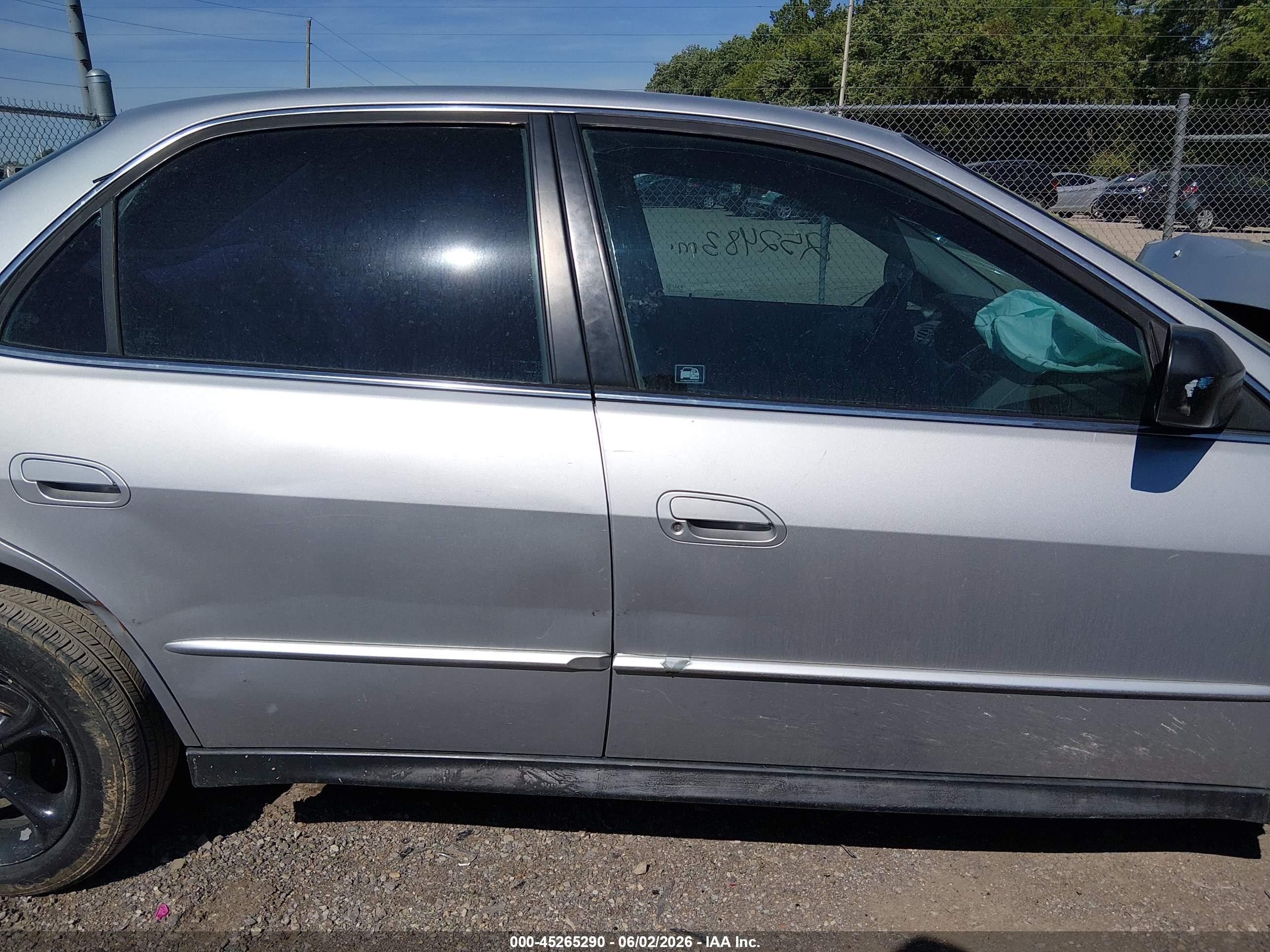2001 Honda Accord Value Package Silver vin: 1HGCF86601A106967