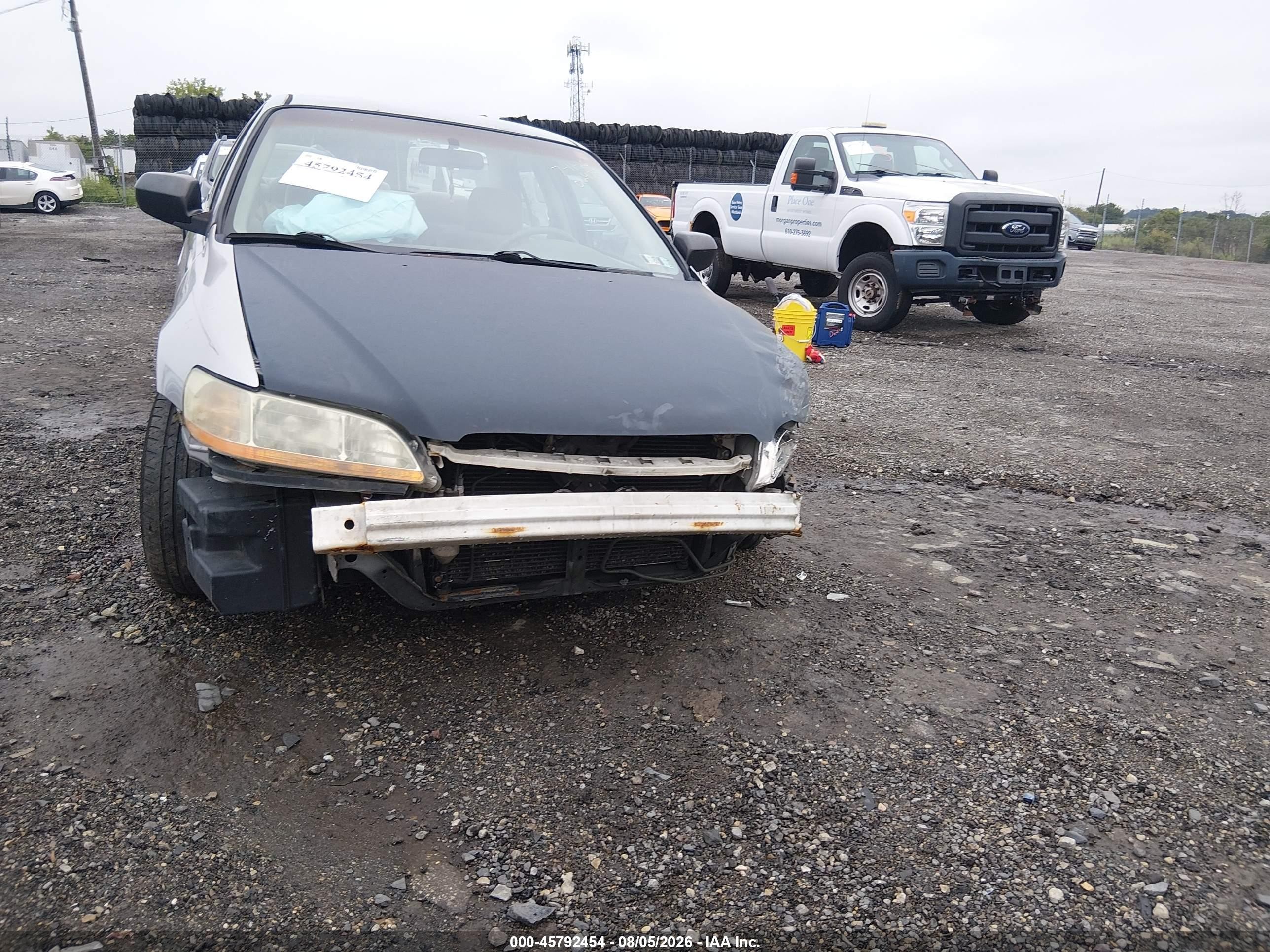 2002 Honda Accord 2.3 Vp Silver vin: 1HGCF86602A012475