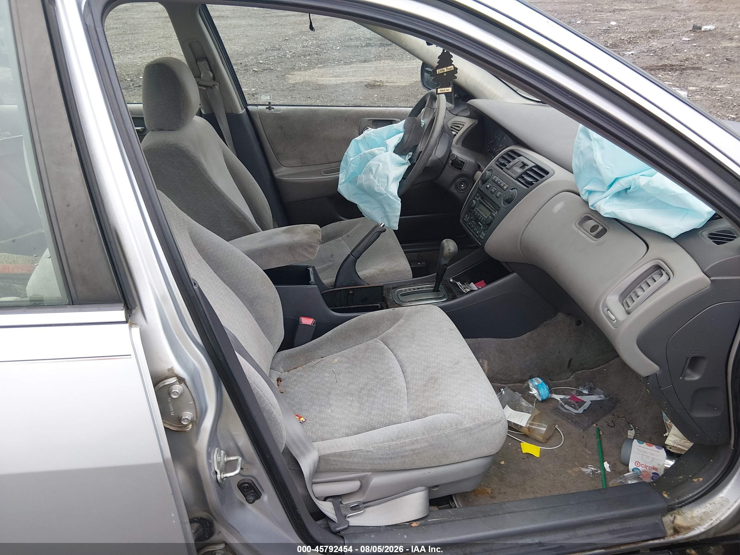 2002 Honda Accord 2.3 Vp Silver vin: 1HGCF86602A012475