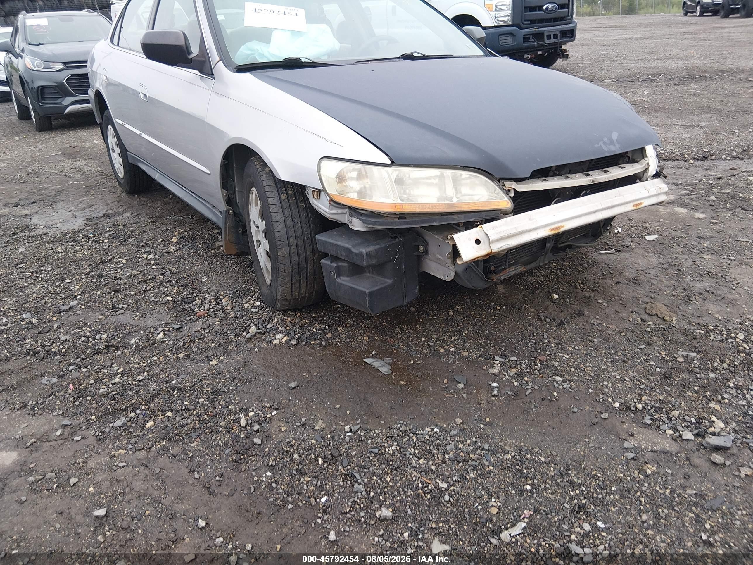 2002 Honda Accord 2.3 Vp Silver vin: 1HGCF86602A012475