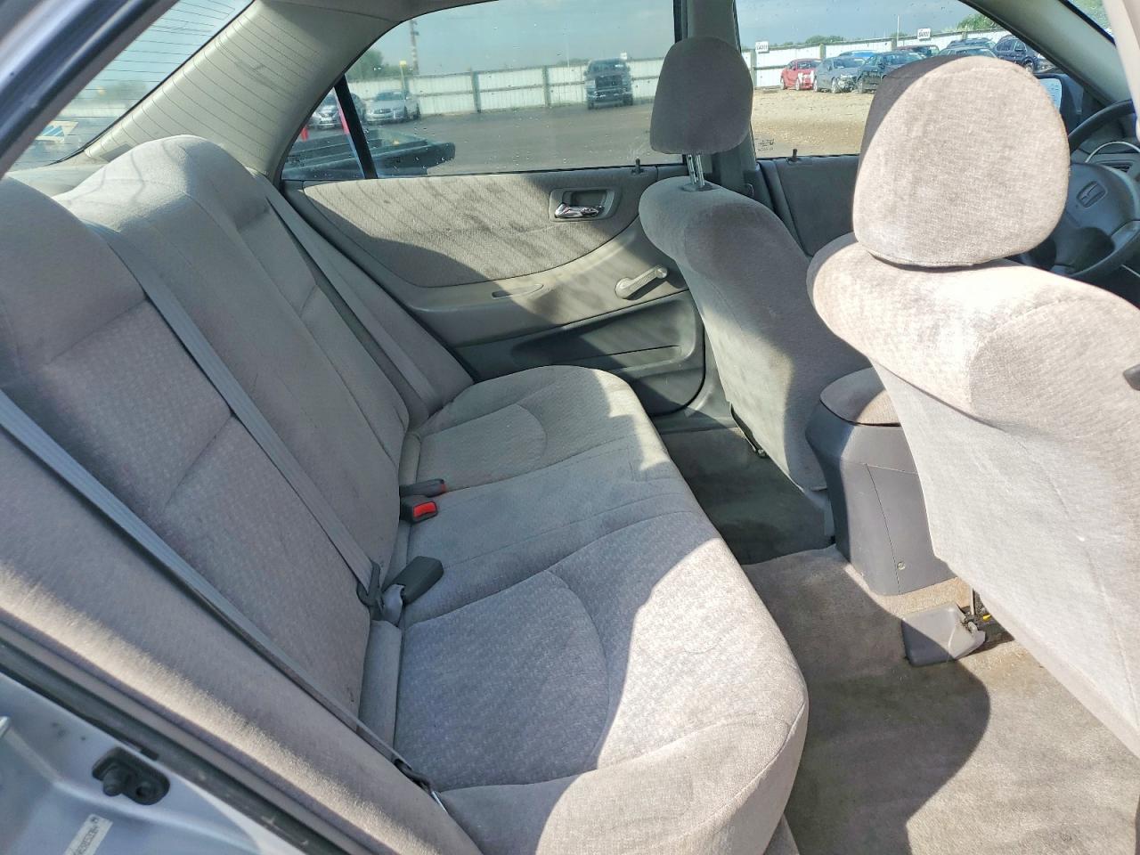 2002 Honda Accord Value Серебряный vin: 1HGCF86602A153384