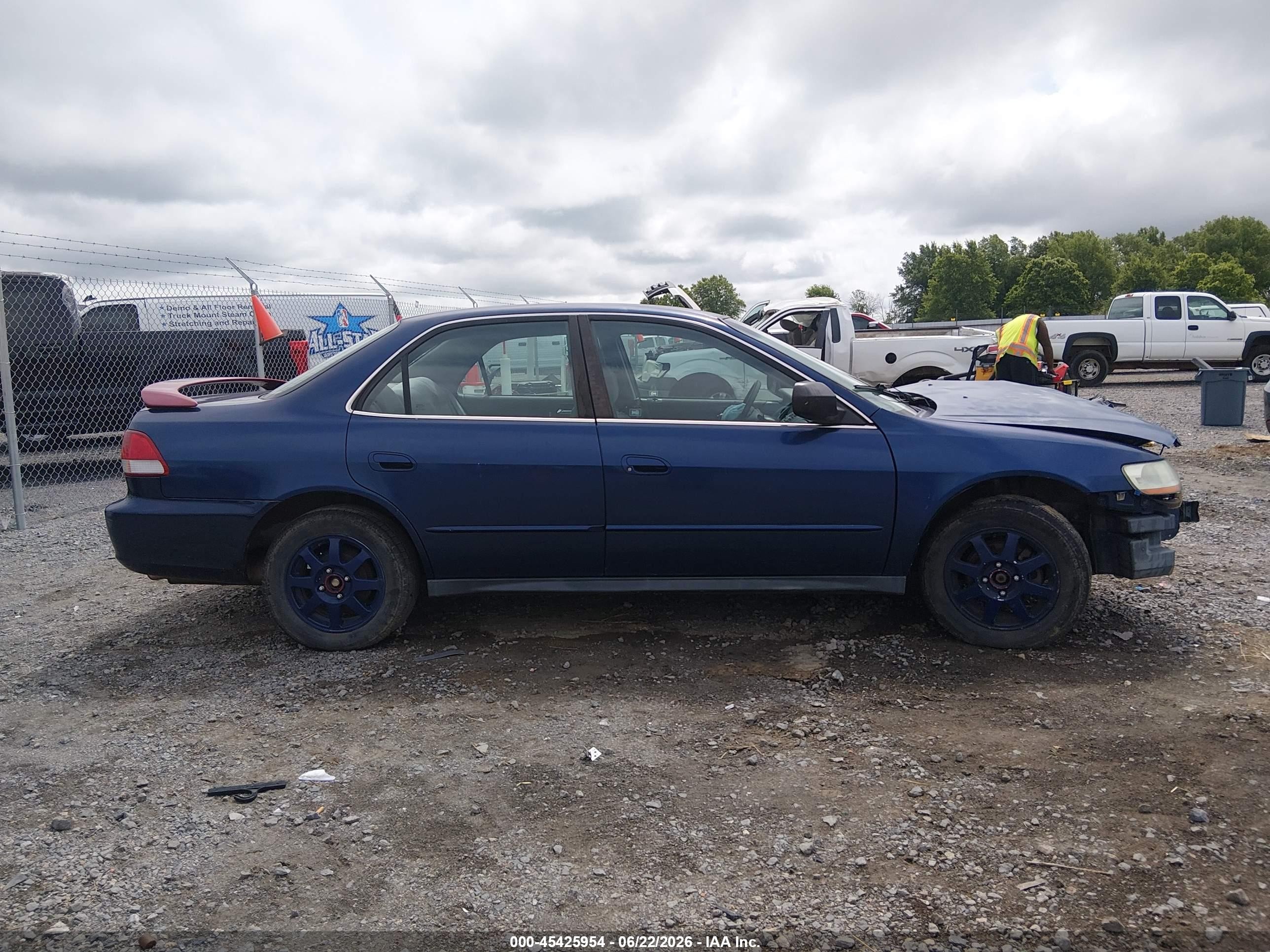 2002 Honda Accord 2.3 Vp Blue vin: 1HGCF86642A129153