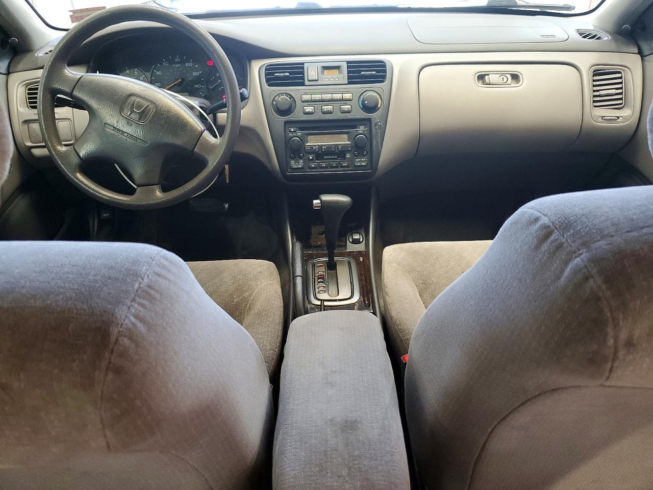 2002 Honda Accord Value Серебряный vin: 1HGCF86662A163921