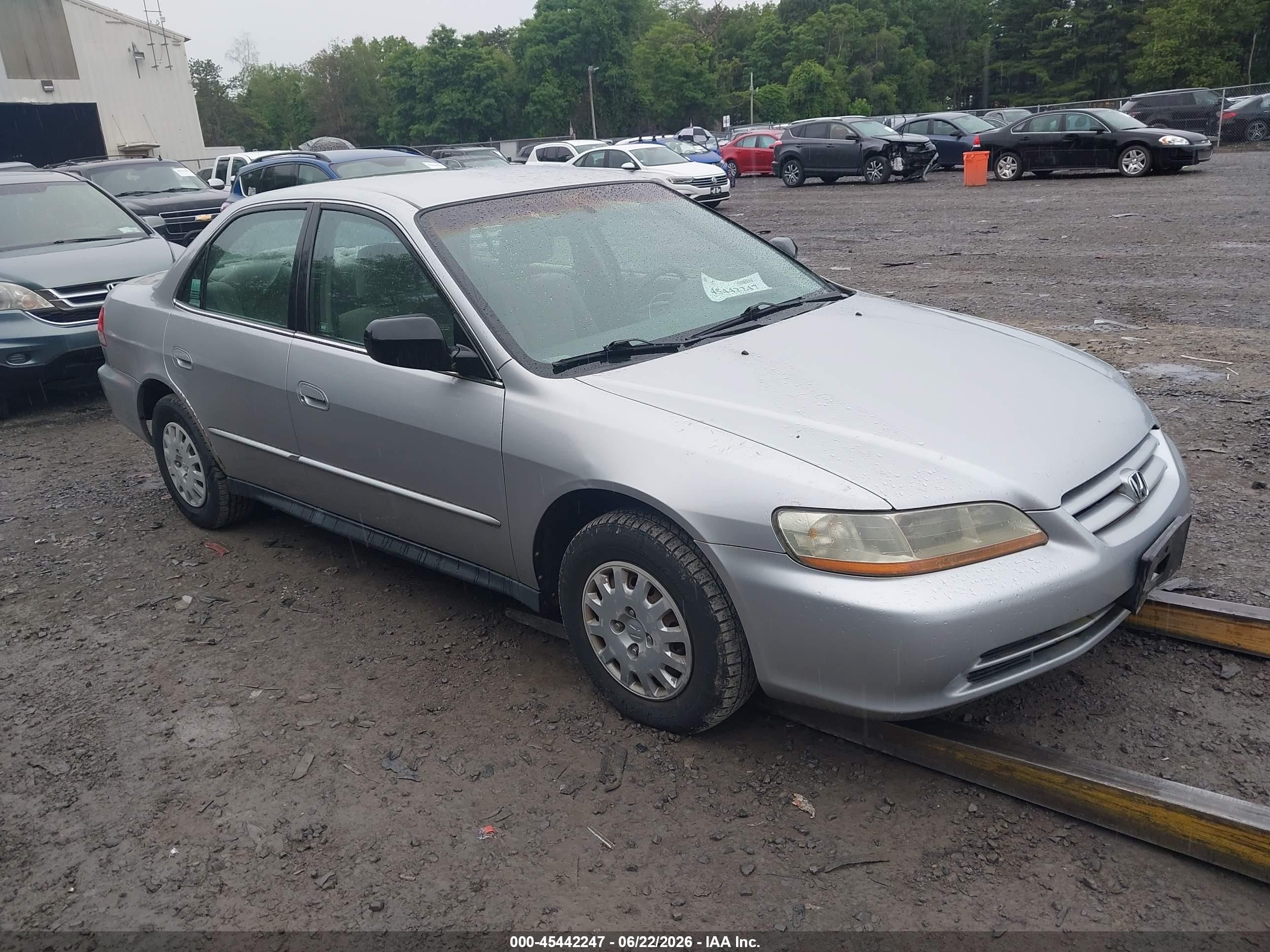 2001 Honda Accord Value Package Silver vin: 1HGCF86681A058943