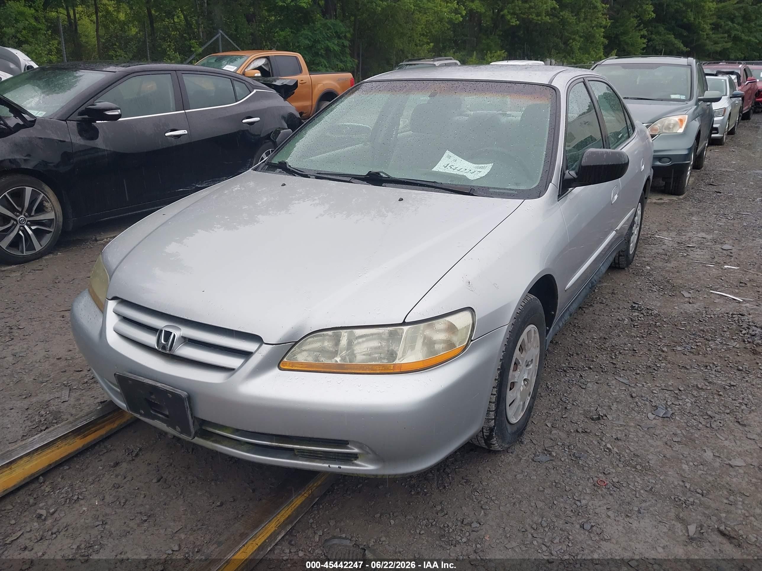 2001 Honda Accord Value Package Silver vin: 1HGCF86681A058943