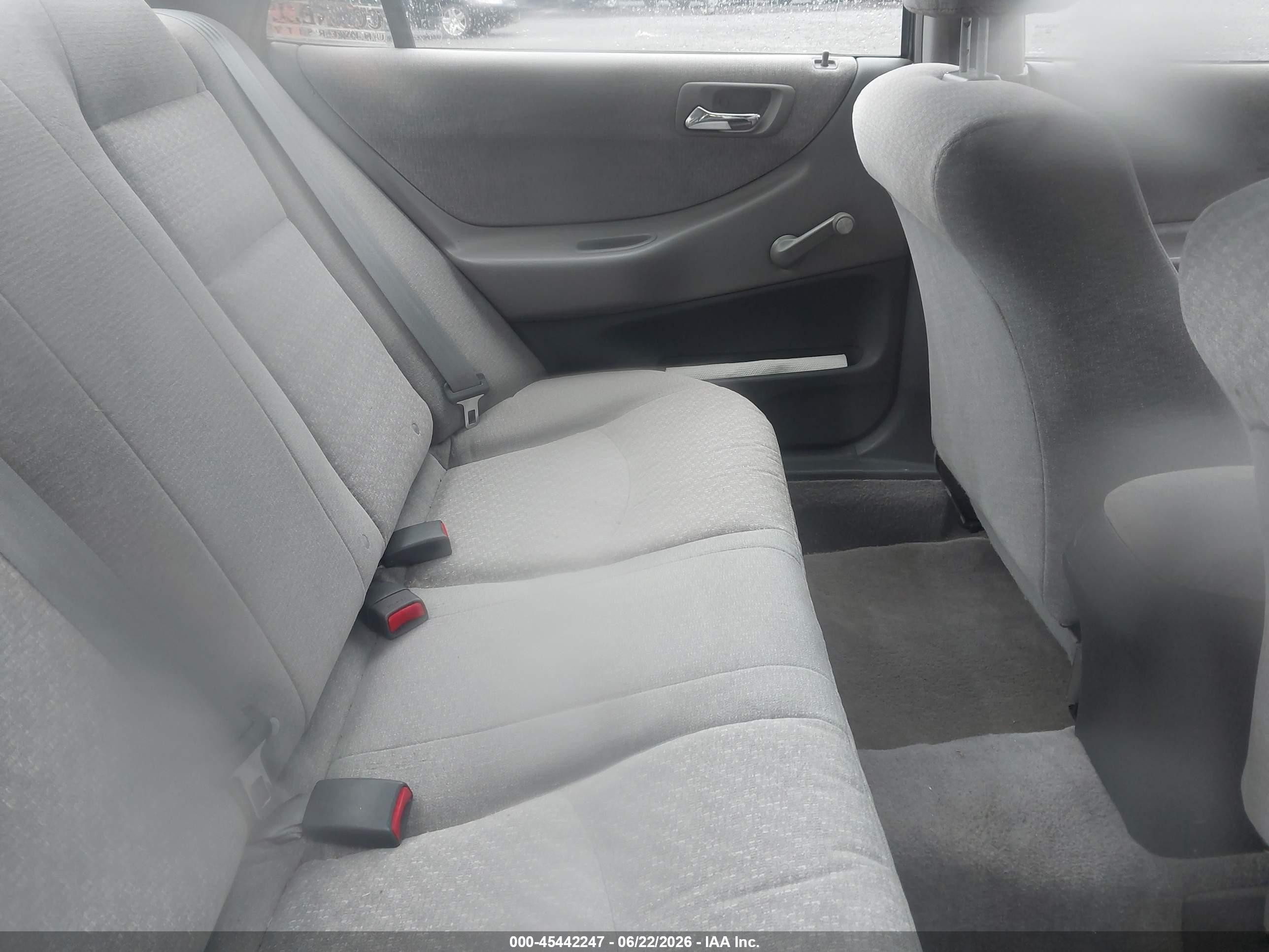 2001 Honda Accord Value Package Silver vin: 1HGCF86681A058943
