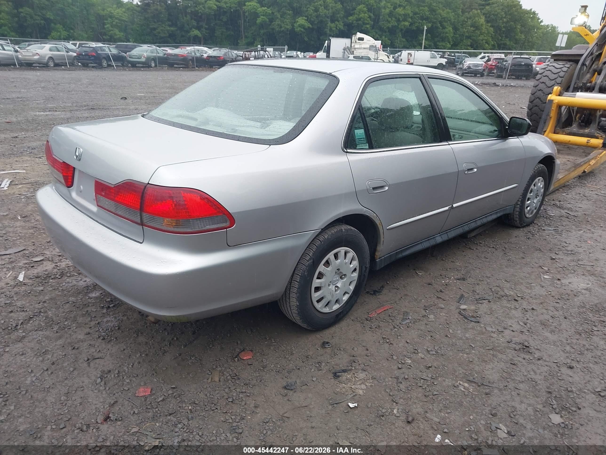 2001 Honda Accord Value Package Silver vin: 1HGCF86681A058943