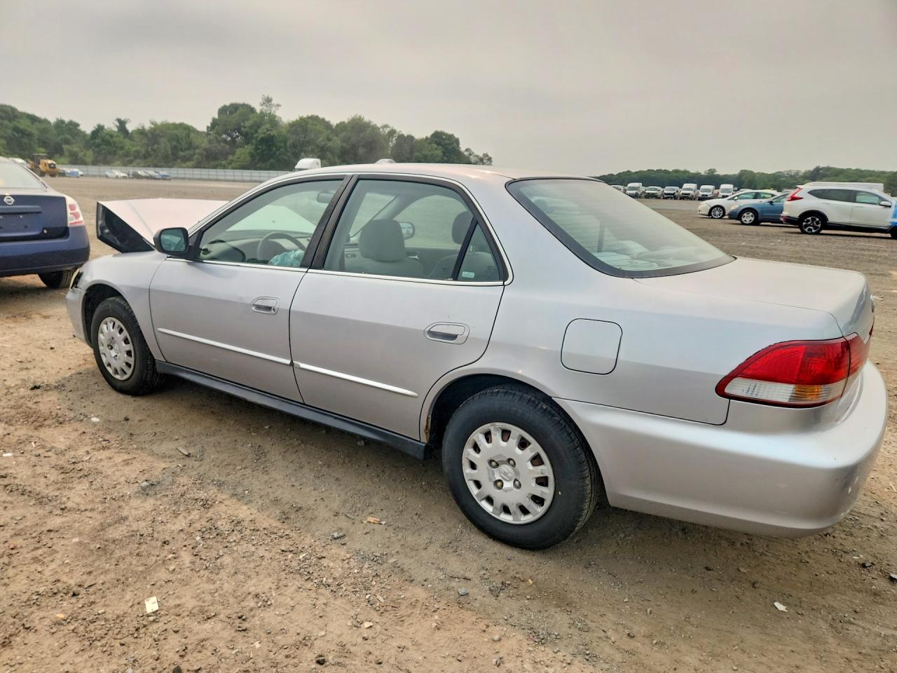 2001 Honda Accord Value Silver vin: 1HGCF86681A121684