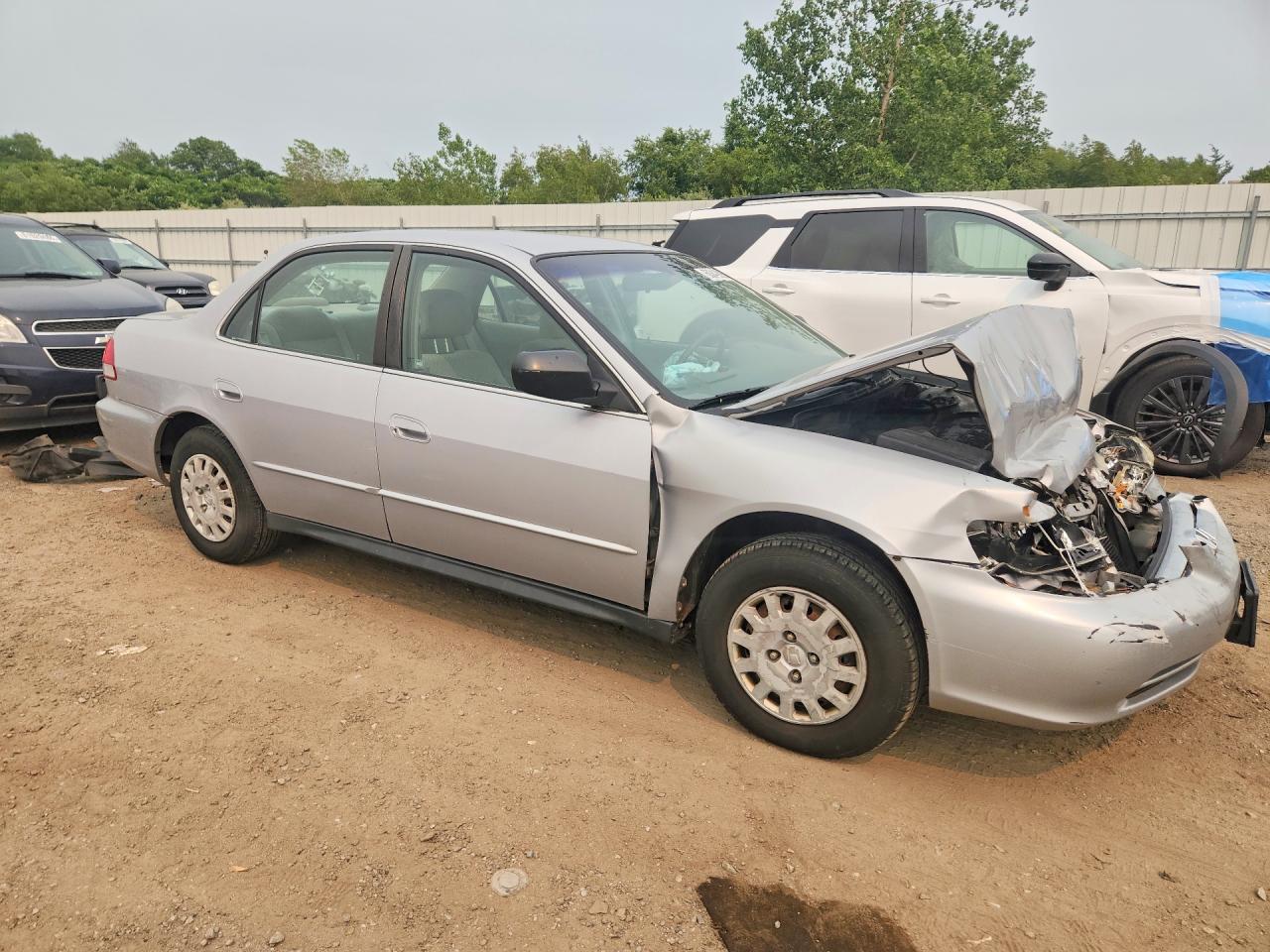 2001 Honda Accord Value Silver vin: 1HGCF86681A121684