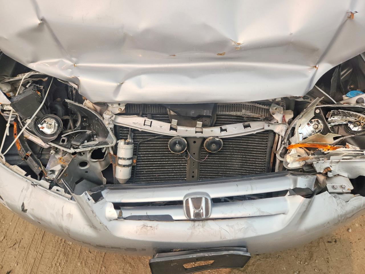 2001 Honda Accord Value Silver vin: 1HGCF86681A121684