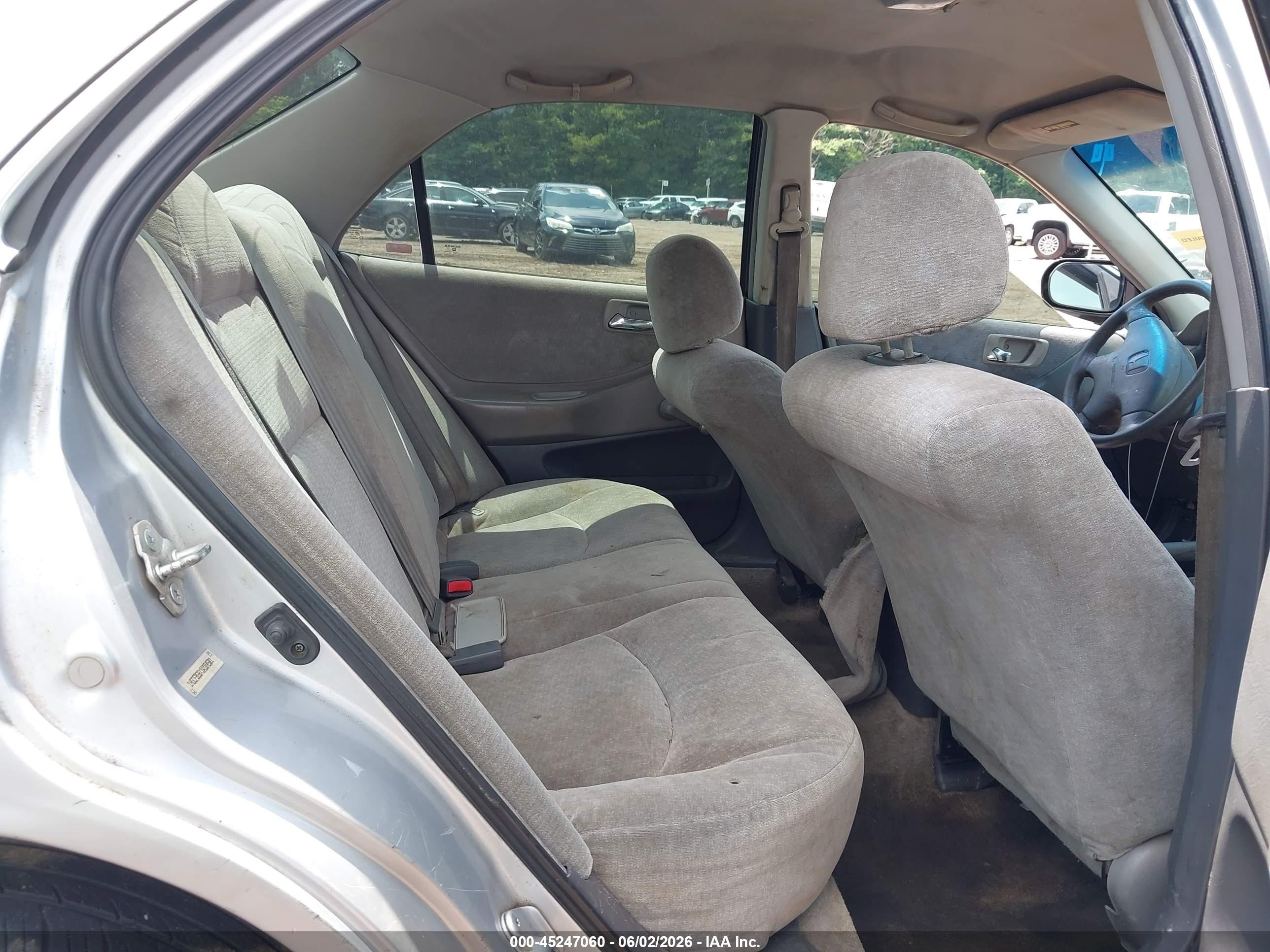2001 Honda Accord Value Package Silver vin: 1HGCF866X1A104501