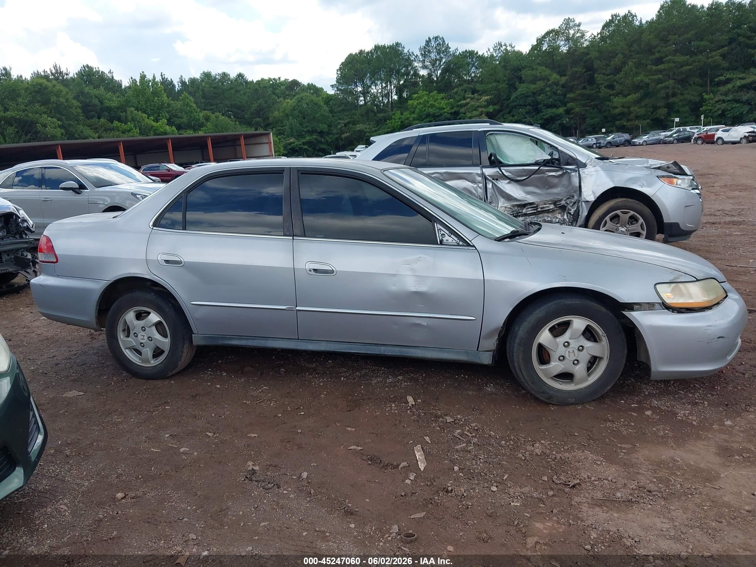 2001 Honda Accord Value Package Silver vin: 1HGCF866X1A104501