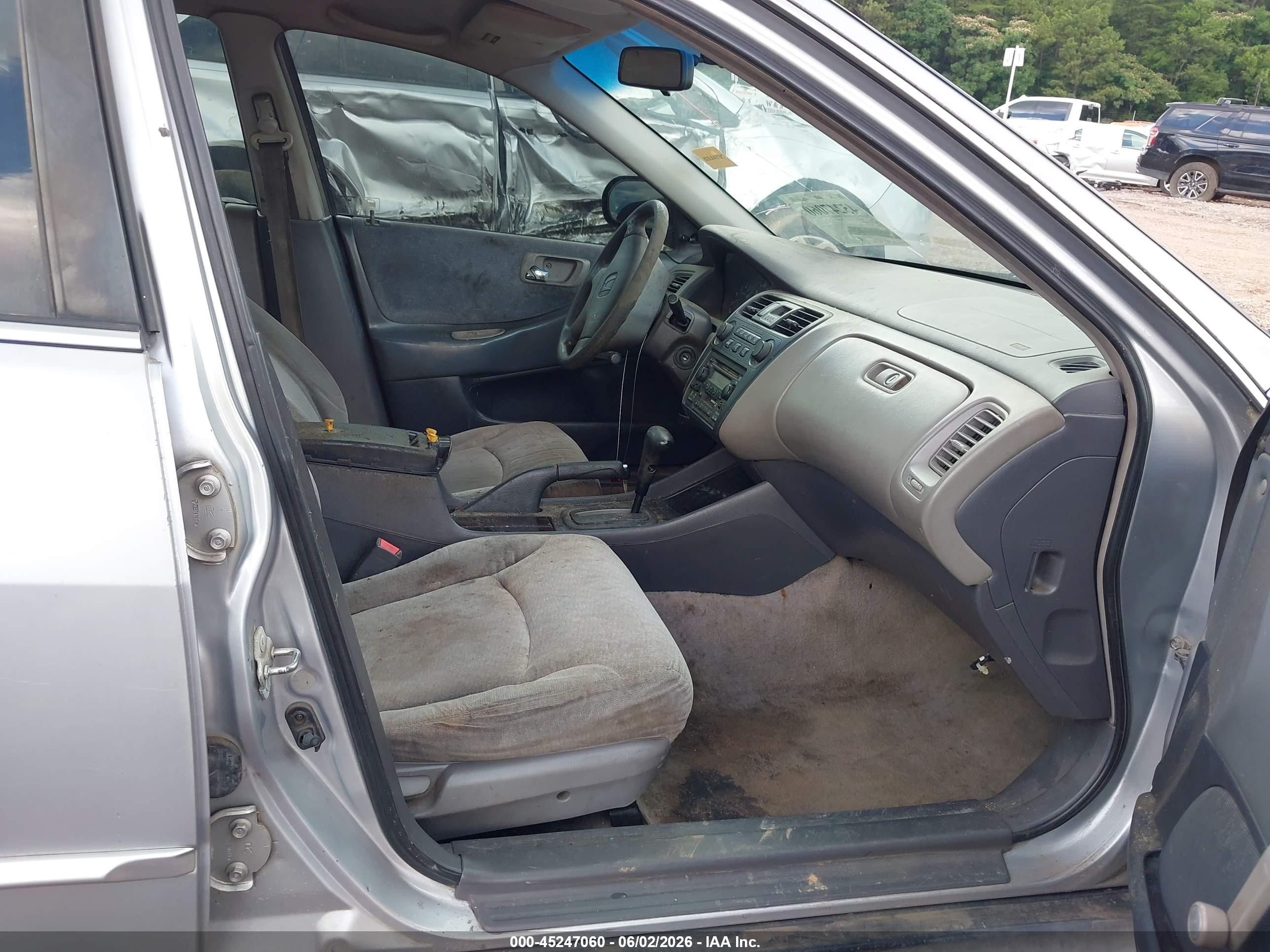 2001 Honda Accord Value Package Silver vin: 1HGCF866X1A104501