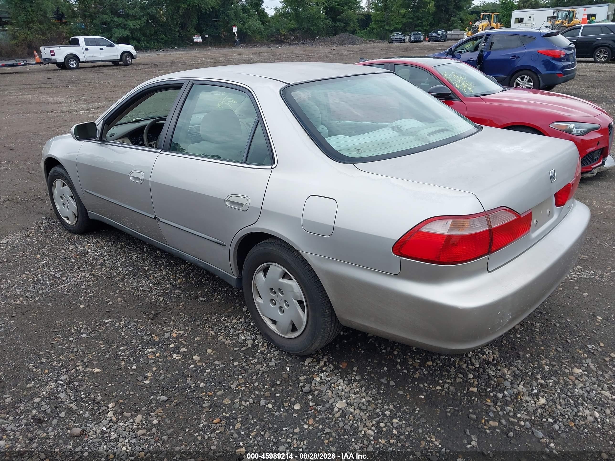 1998 Honda Accord Lx V6 Silver vin: 1HGCG1642WA013183