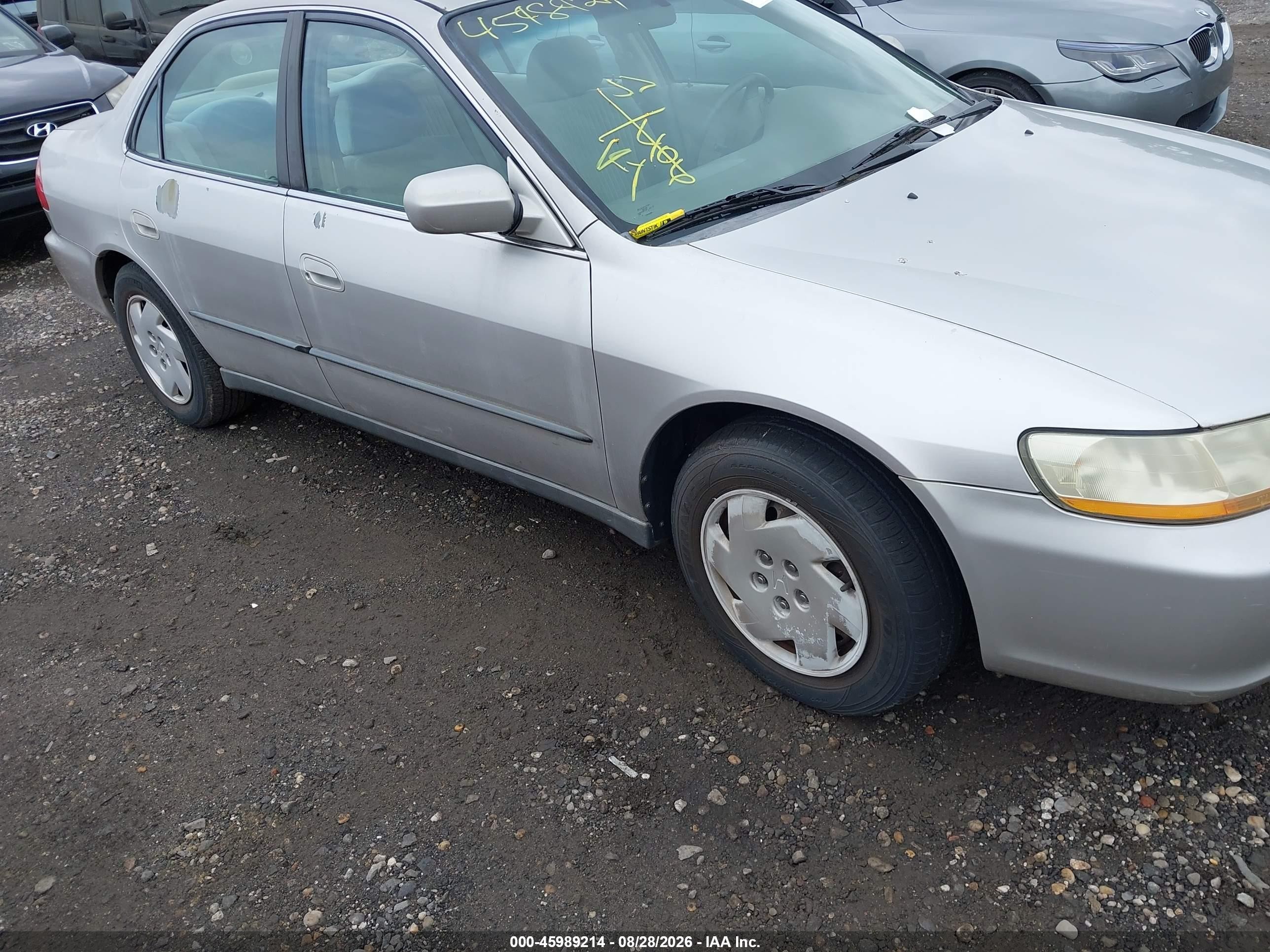 1998 Honda Accord Lx V6 Silver vin: 1HGCG1642WA013183