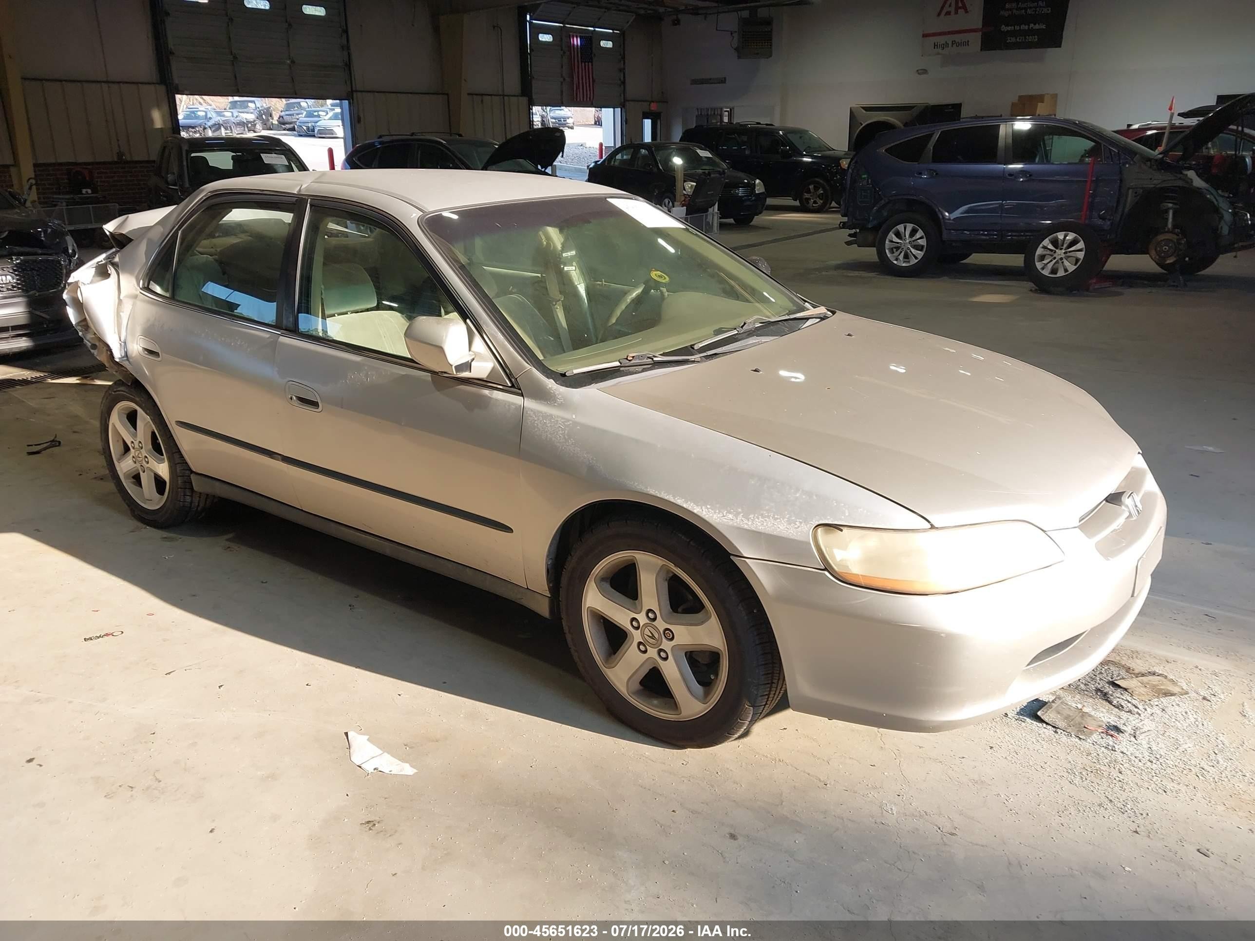 1999 Honda Accord Lx V6 Champagne vin: 1HGCG1644XA057770