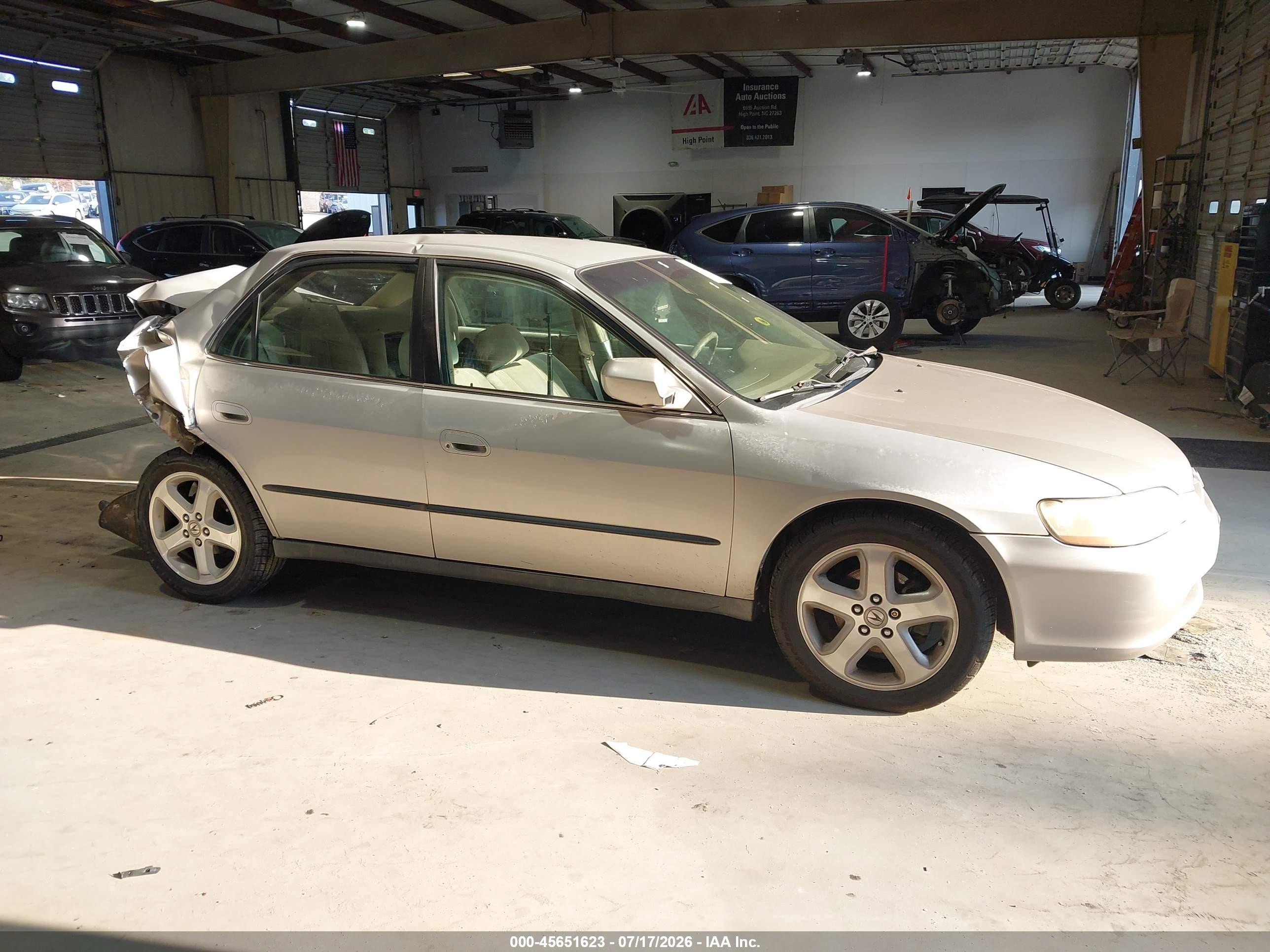 1999 Honda Accord Lx V6 Champagne vin: 1HGCG1644XA057770