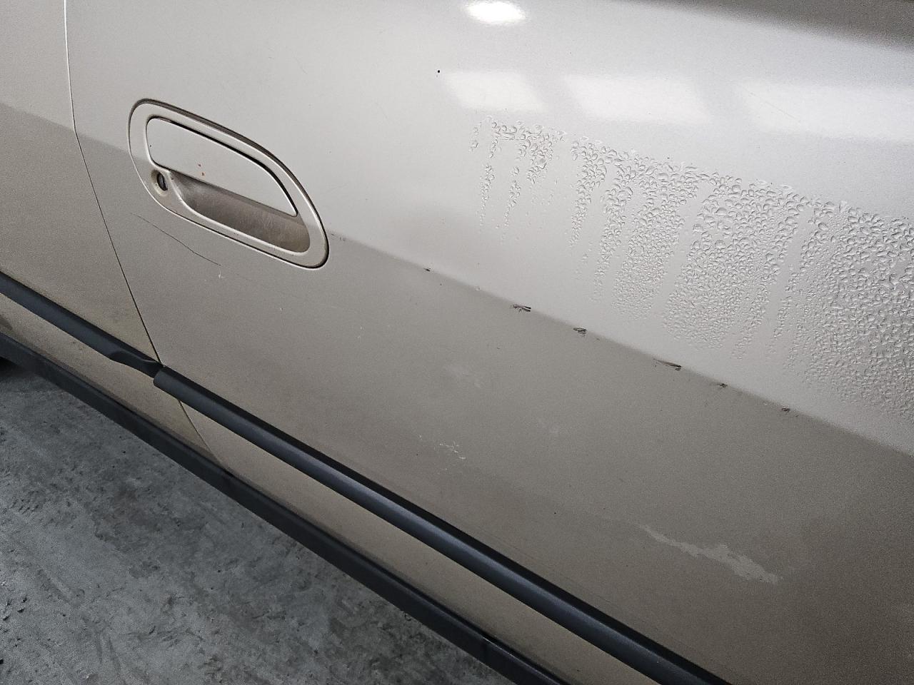 2000 Honda Accord Lx Tan vin: 1HGCG1644YA009235 Damage: Right Front Door, Dent(S) W/ Paint Dmg, 1 To 2 Inches