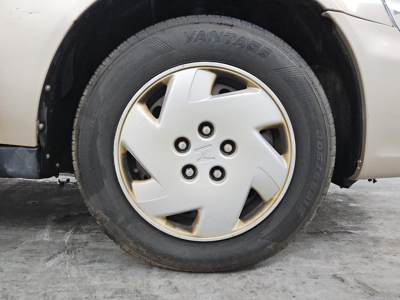 2000 Honda Accord Lx Tan vin: 1HGCG1644YA009235 Damage: Right Front Wheel, Curb Rash, 6 To 7 Inches