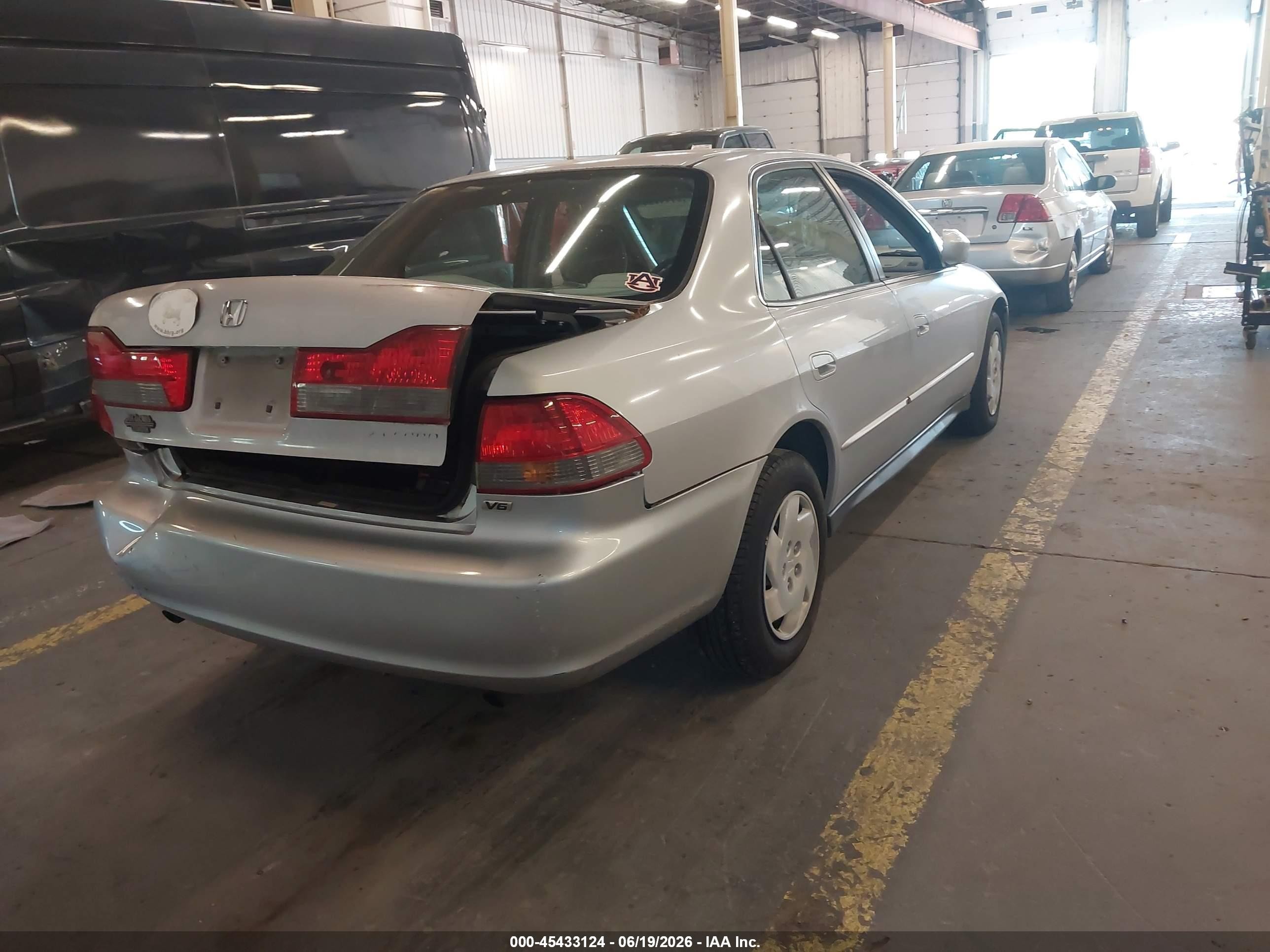 2001 Honda Accord 3.0 Lx Silver vin: 1HGCG16451A012117