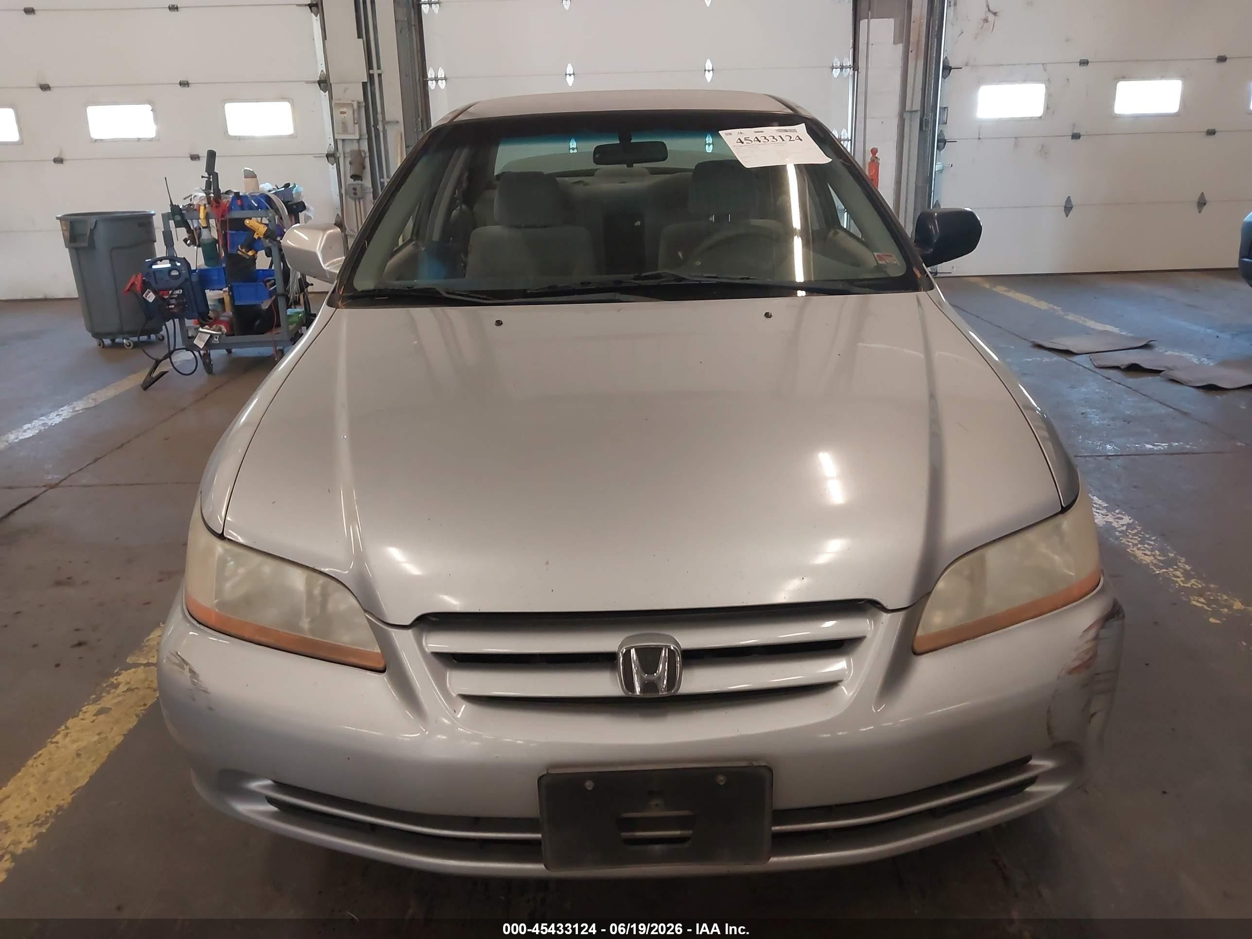 2001 Honda Accord 3.0 Lx Silver vin: 1HGCG16451A012117