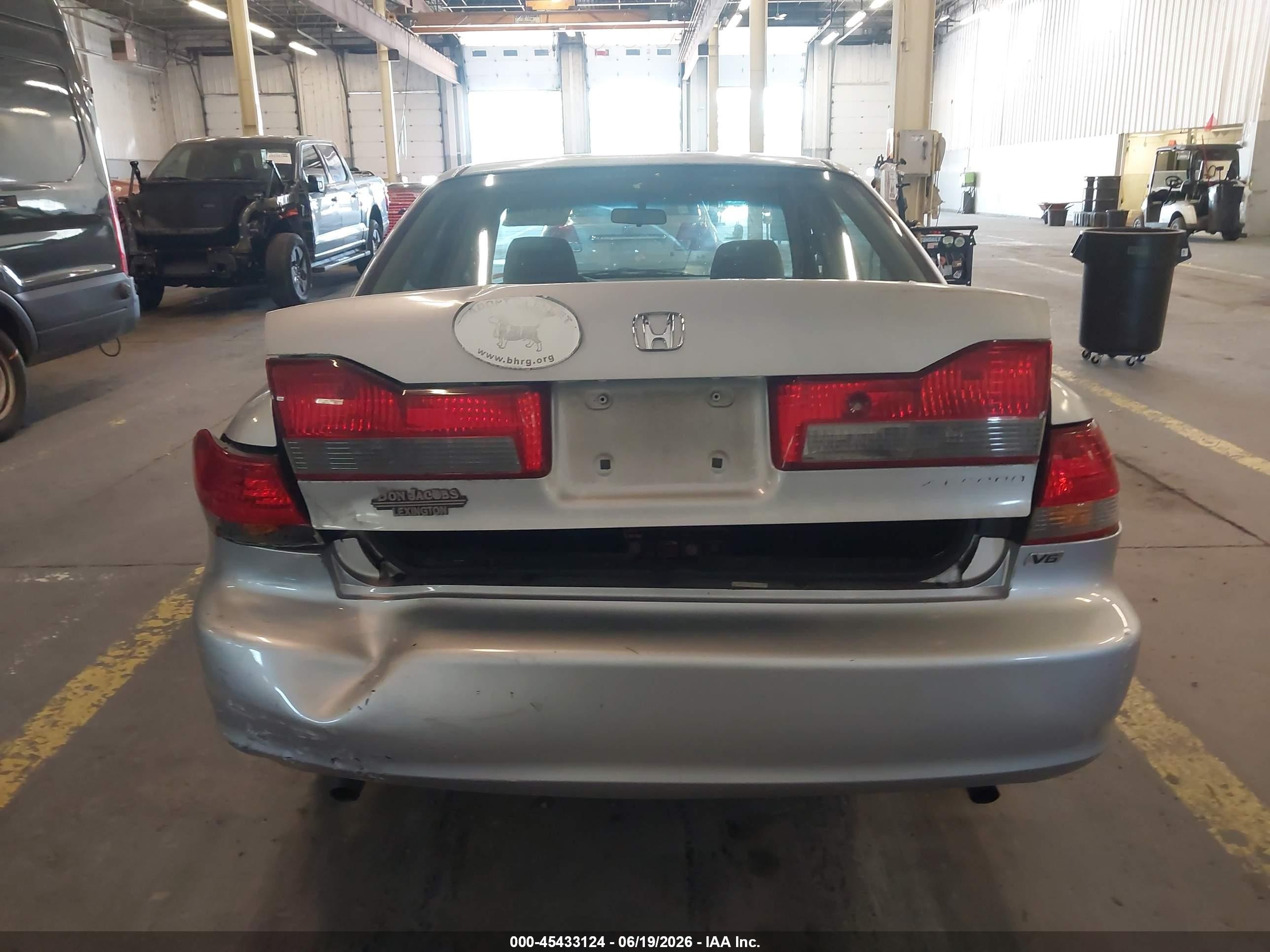 2001 Honda Accord 3.0 Lx Silver vin: 1HGCG16451A012117