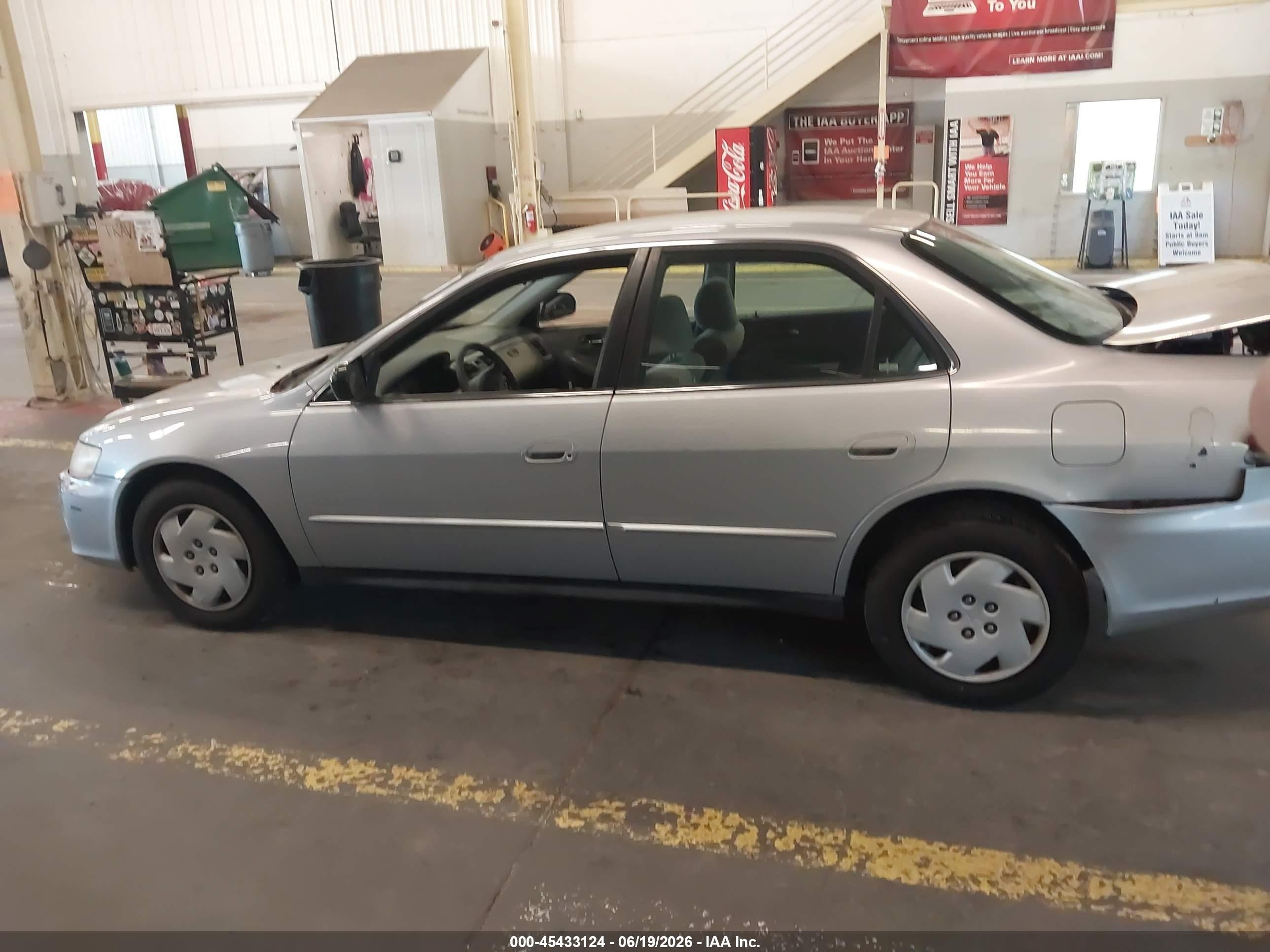 2001 Honda Accord 3.0 Lx Silver vin: 1HGCG16451A012117