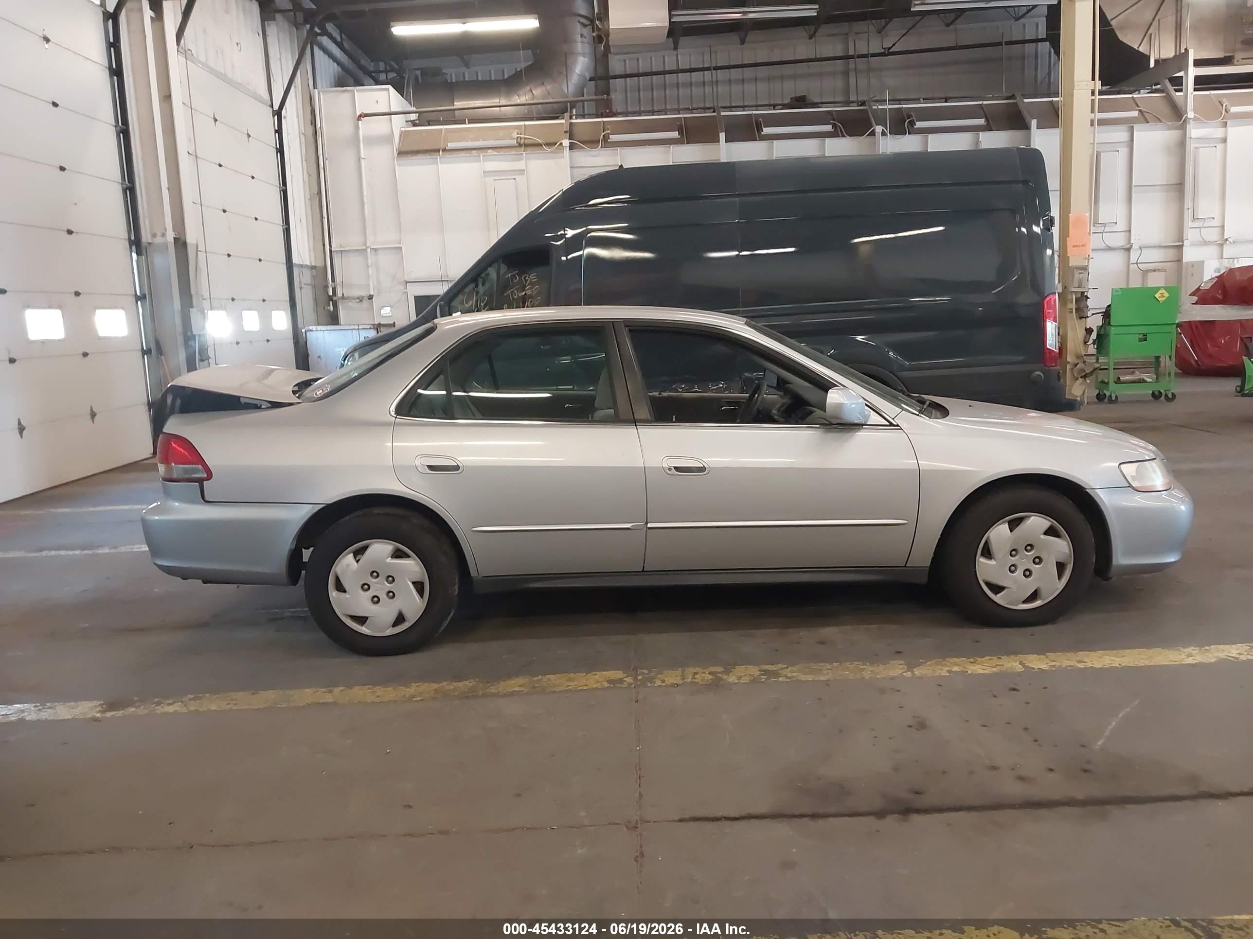2001 Honda Accord 3.0 Lx Silver vin: 1HGCG16451A012117