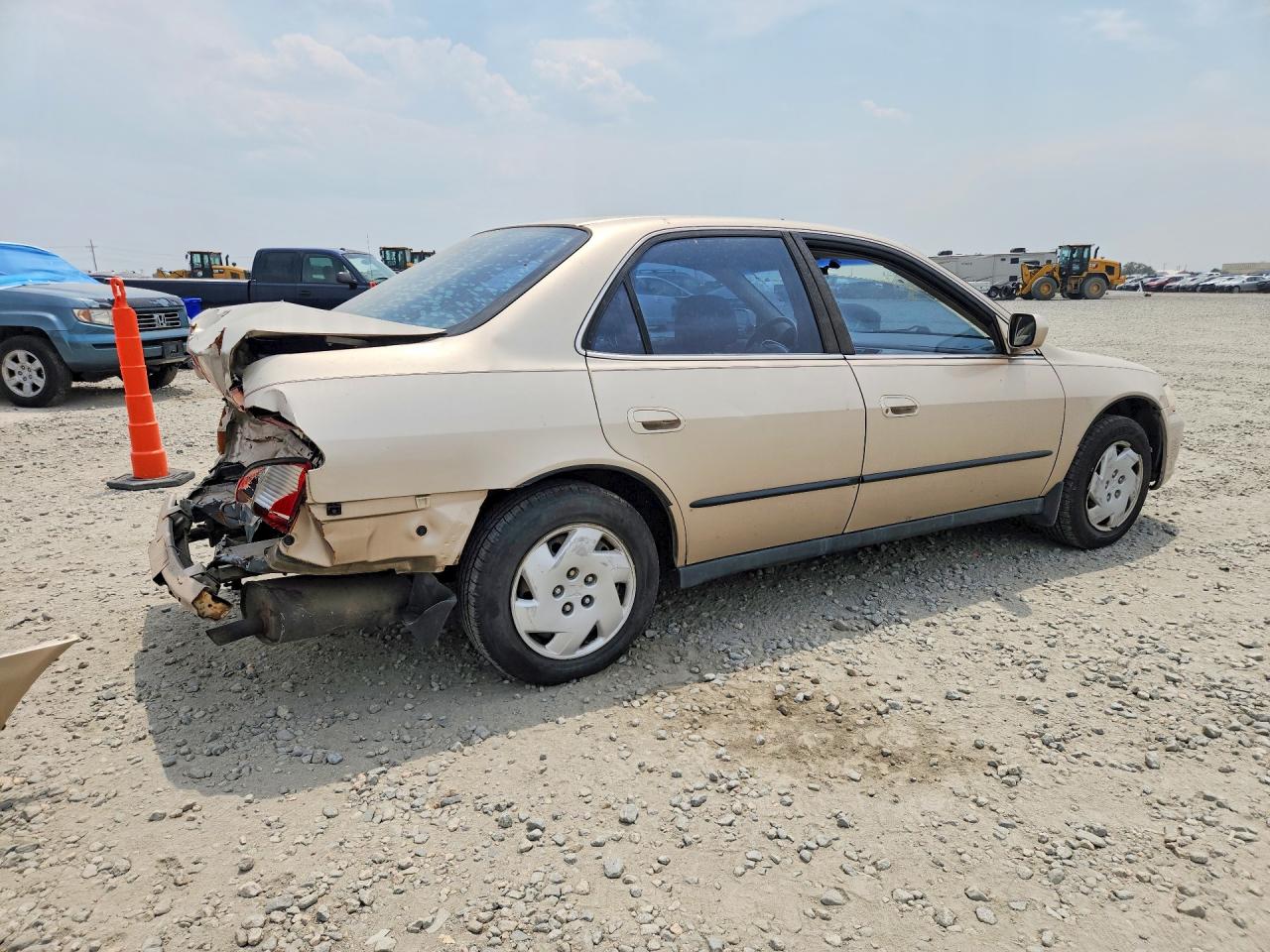2000 Honda Accord Lx Gold vin: 1HGCG1645YA025931