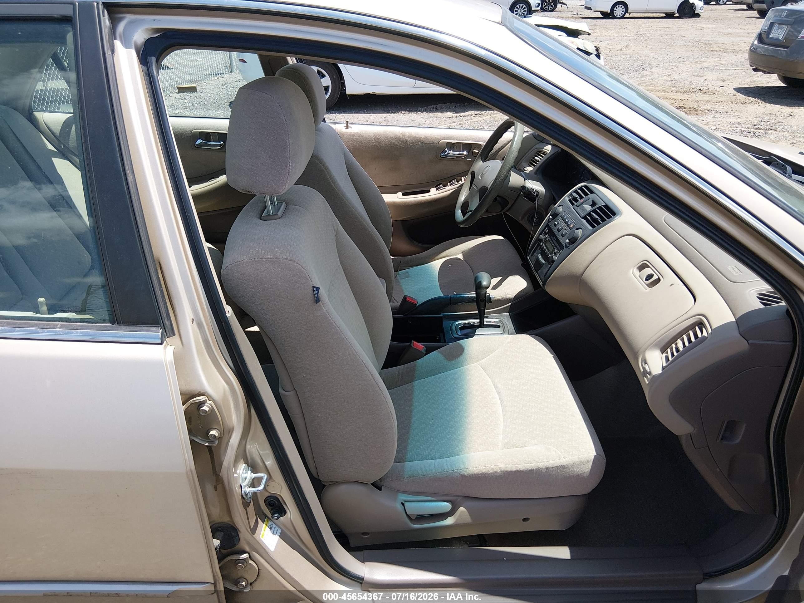 2002 Honda Accord 3.0 Lx Бежевый vin: 1HGCG16462A036489