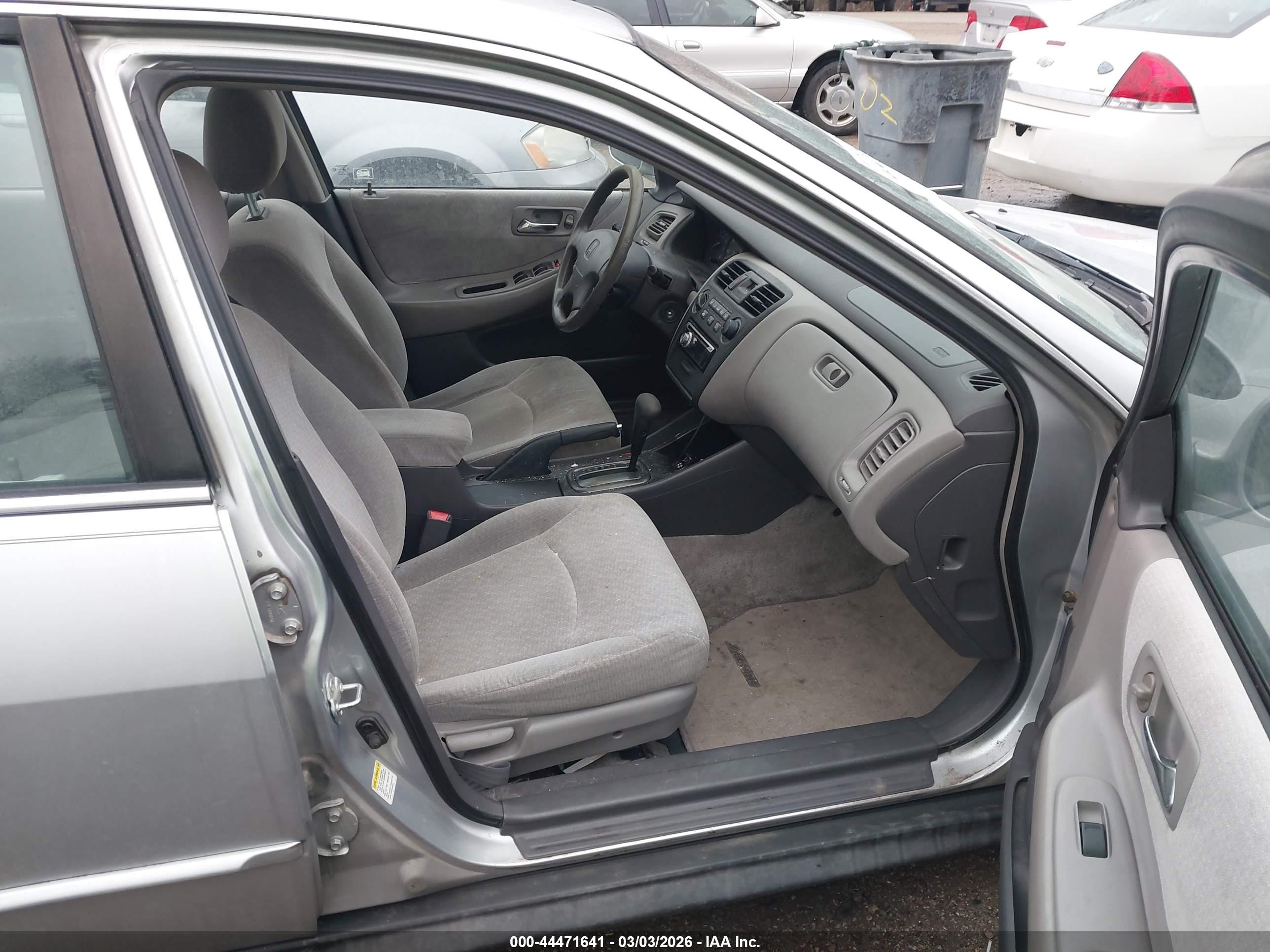 2002 Honda Accord 3.0 Lx Серебряный vin: 1HGCG16462A069752