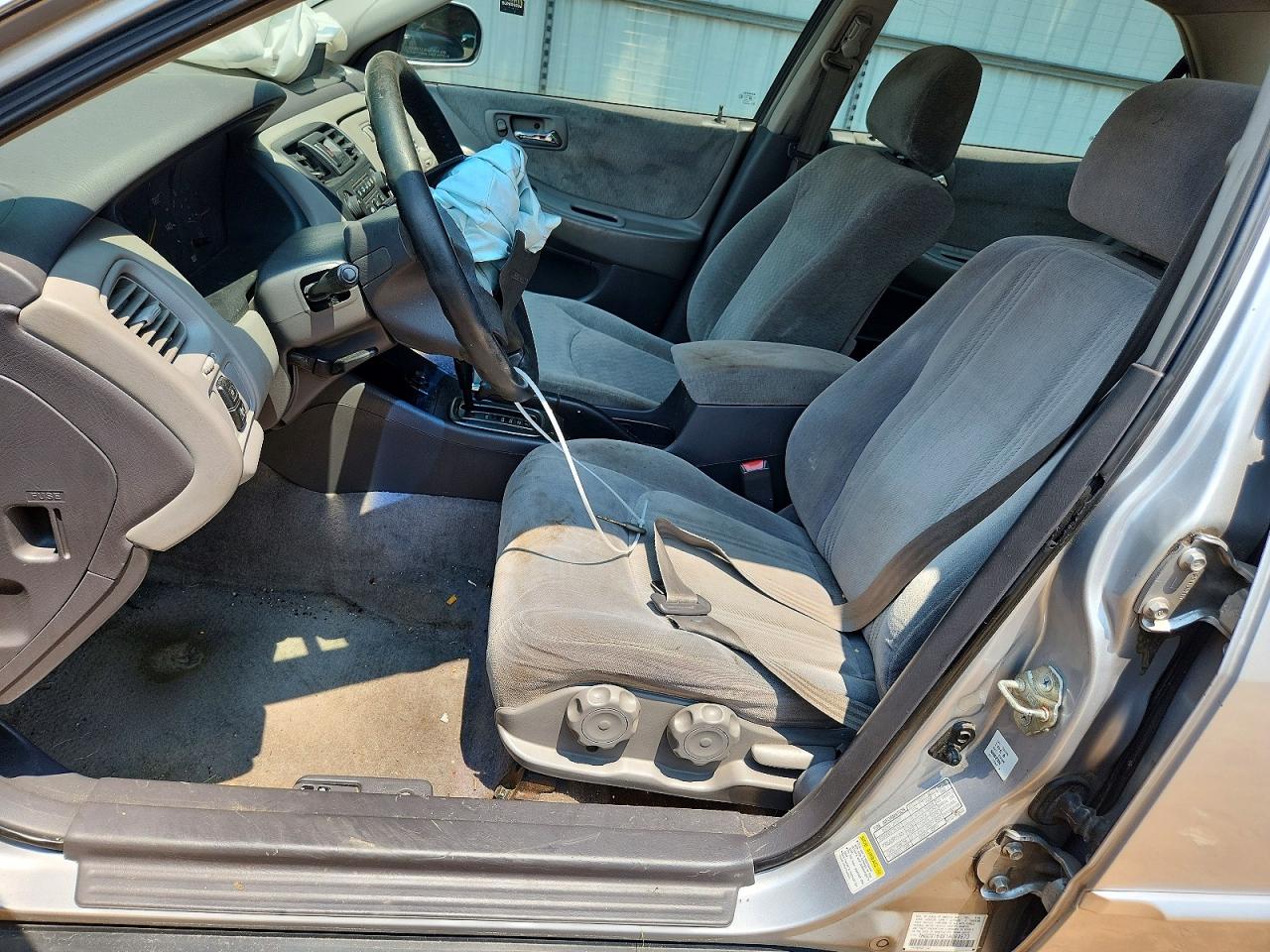 2001 Honda Accord Lx Silver vin: 1HGCG16481A069573