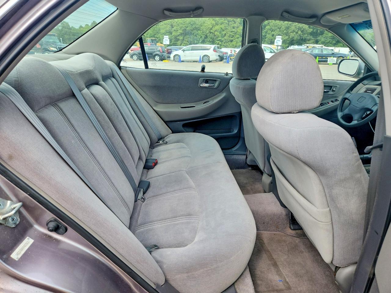 2000 Honda Accord Lx Silver vin: 1HGCG1649YA015631