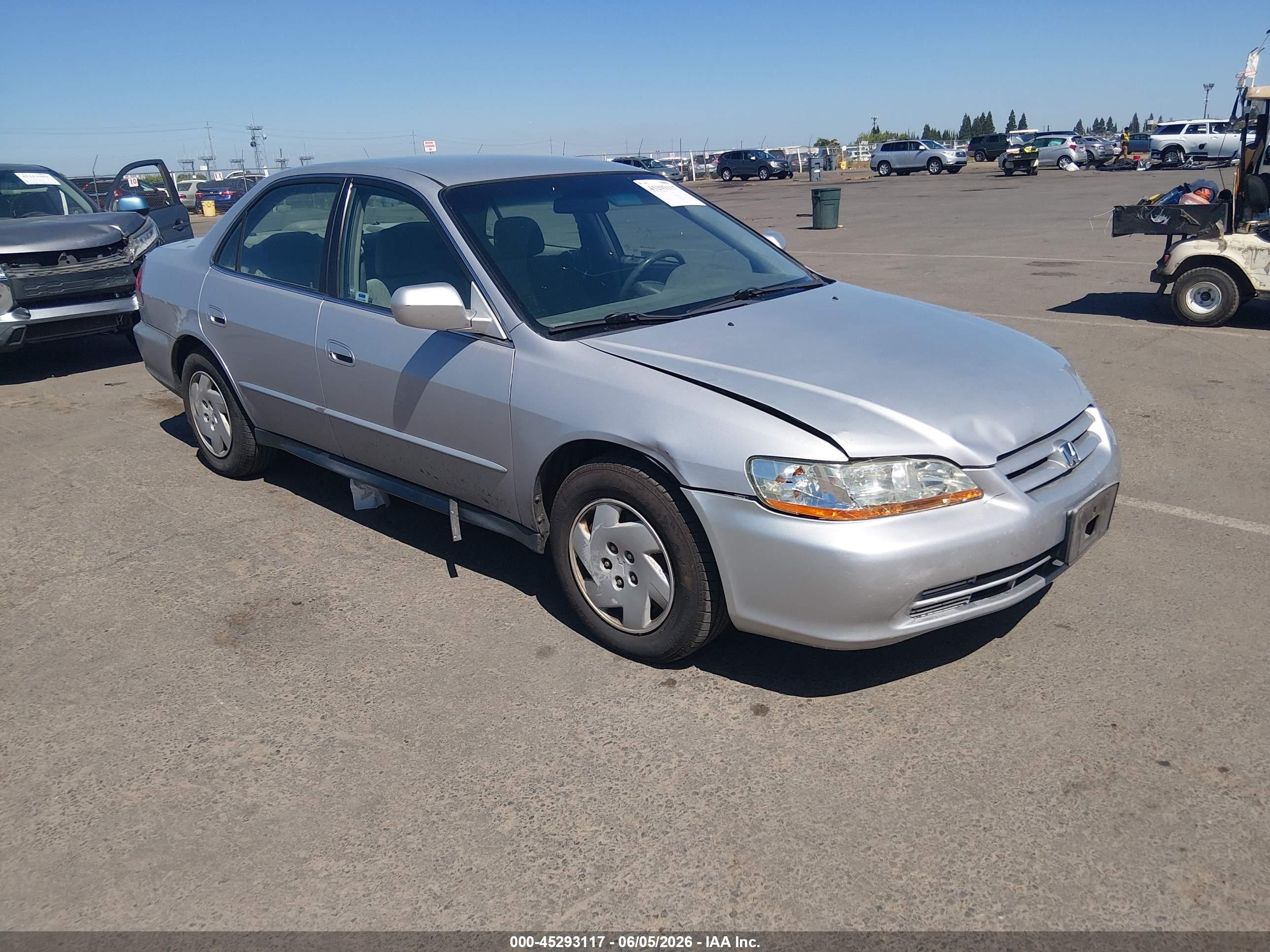 2002 Honda Accord 3.0 Lx Silver vin: 1HGCG164X2A011689