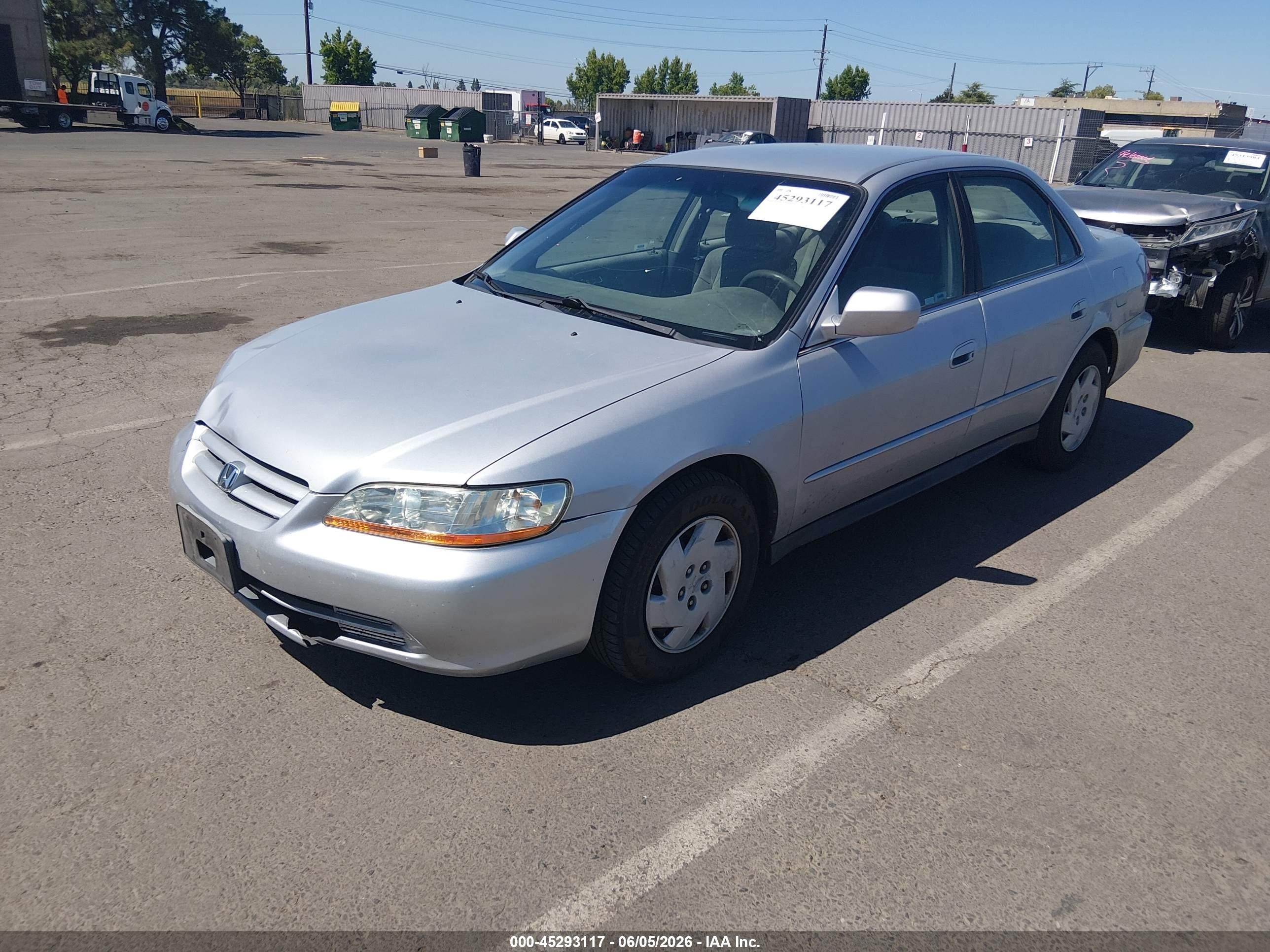 2002 Honda Accord 3.0 Lx Silver vin: 1HGCG164X2A011689