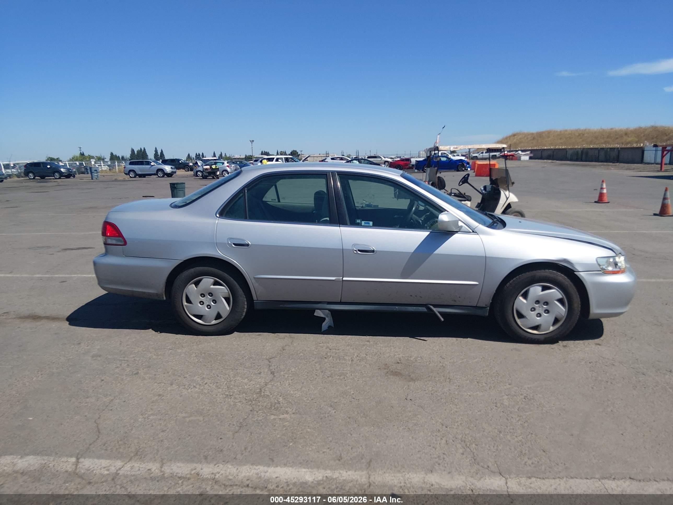 2002 Honda Accord 3.0 Lx Silver vin: 1HGCG164X2A011689