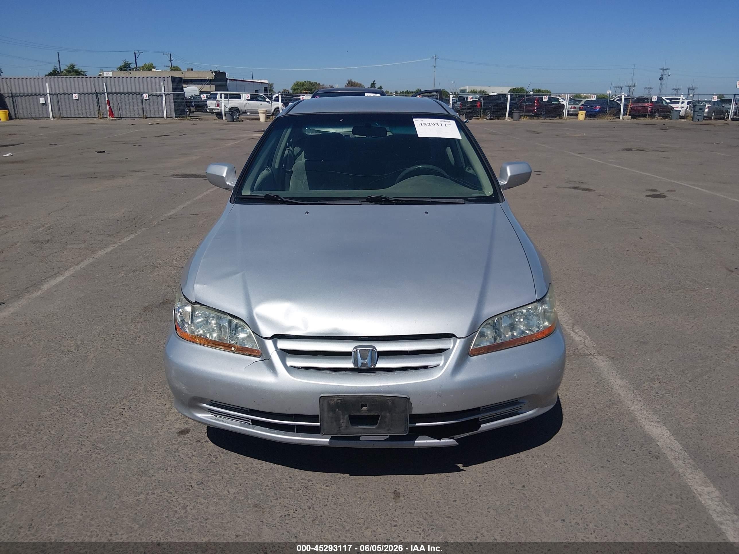 2002 Honda Accord 3.0 Lx Silver vin: 1HGCG164X2A011689