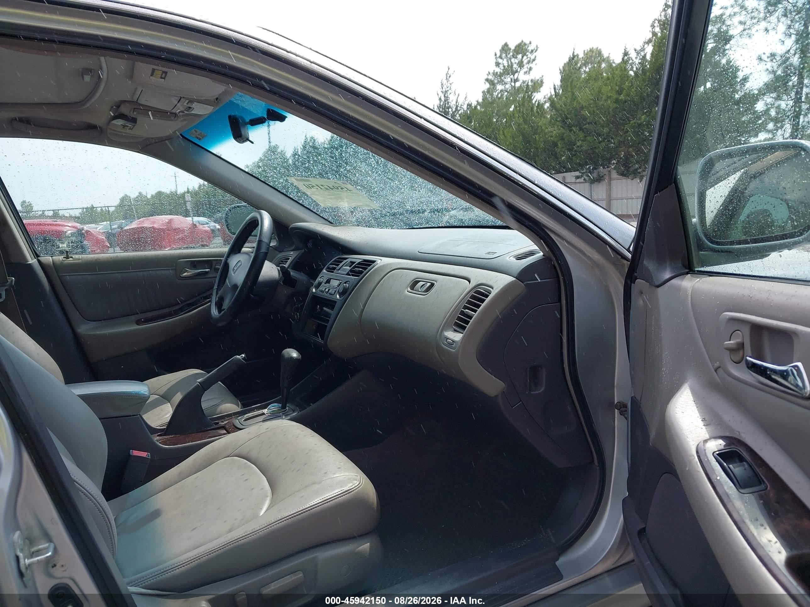 2001 Honda Accord 3.0 Ex Silver vin: 1HGCG16501A002331