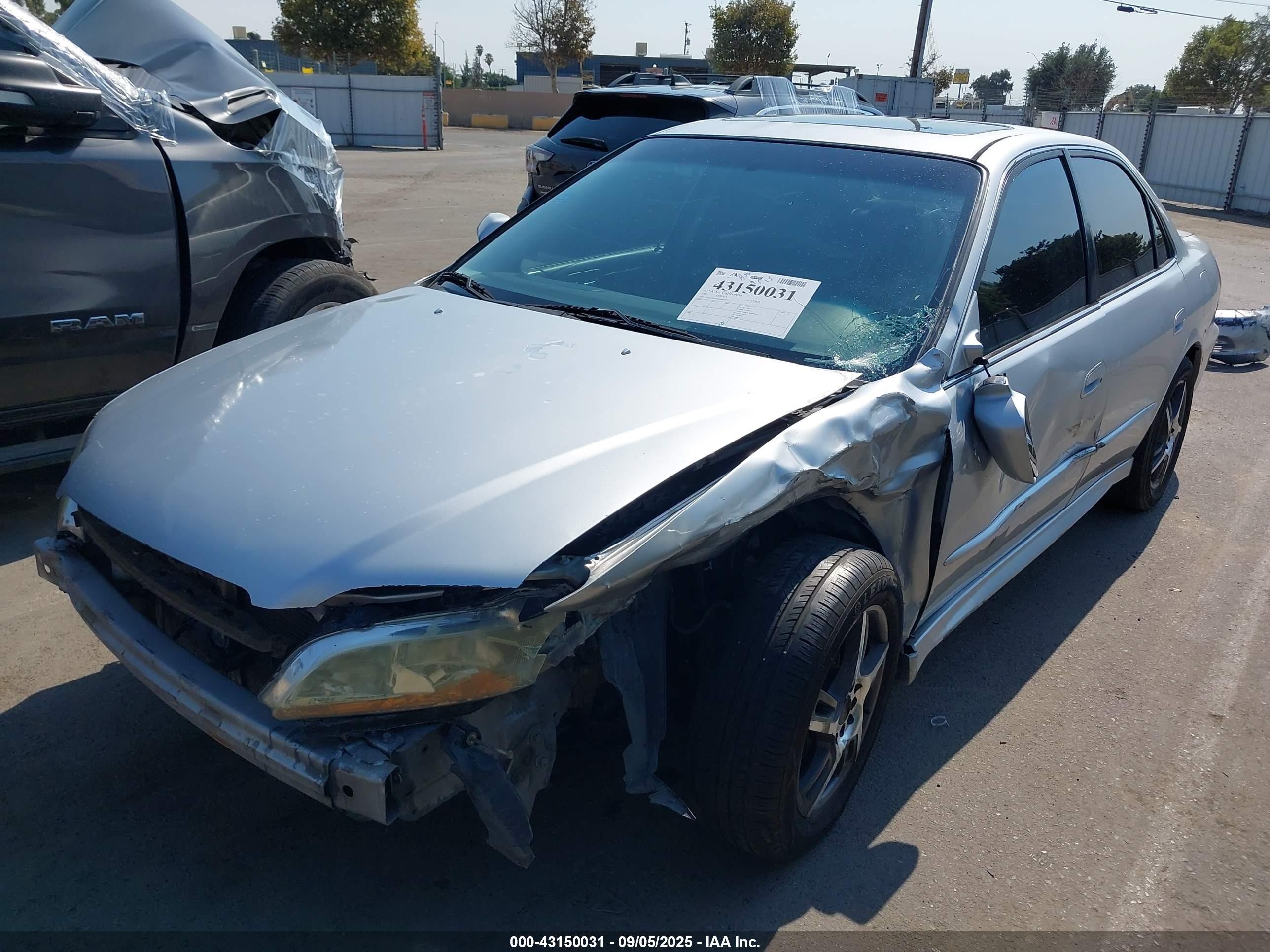 2001 Honda Accord 3.0 Ex Silver vin: 1HGCG16501A044773