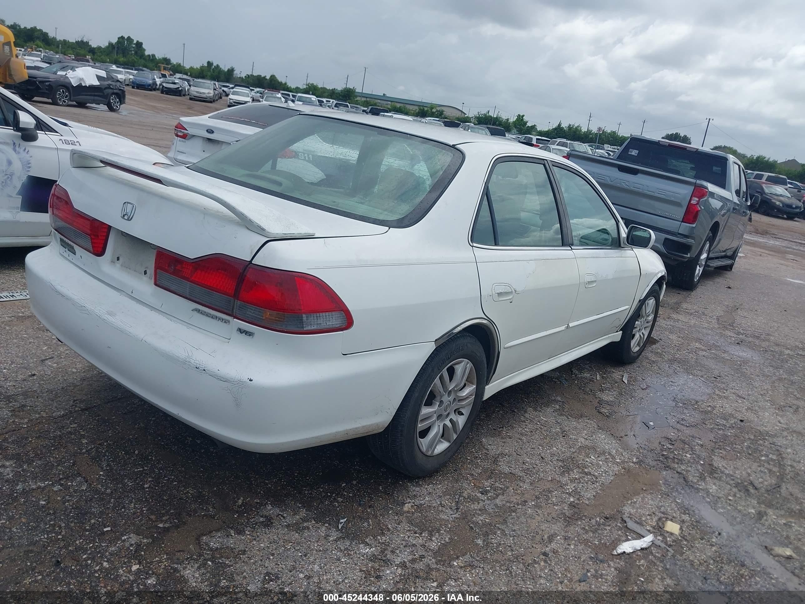 2002 Honda Accord 3.0 Ex White vin: 1HGCG16502A043043