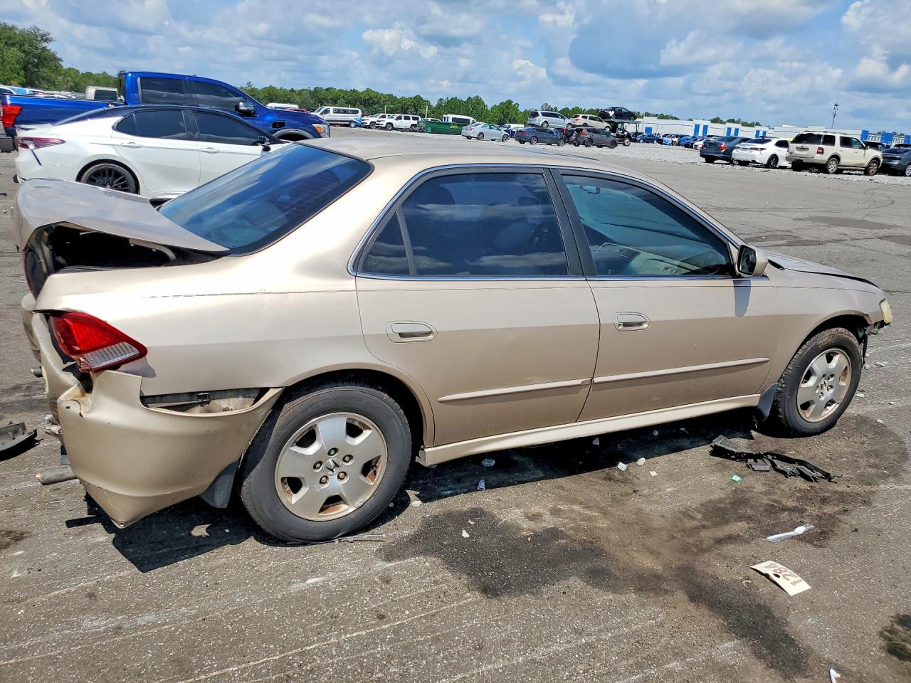 2002 Honda Accord Ex Gold vin: 1HGCG16502A072042