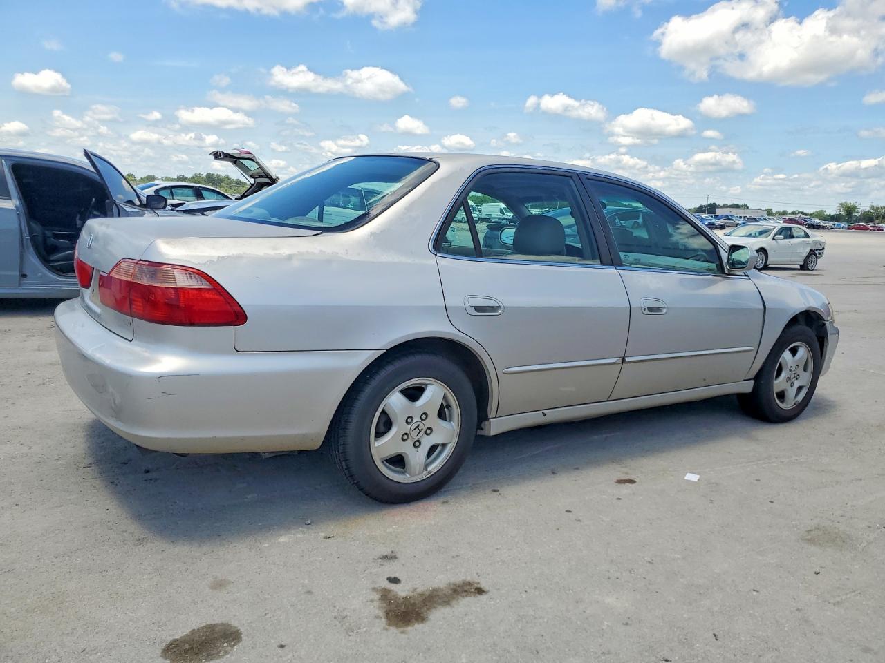 1999 Honda Accord Ex Silver vin: 1HGCG1650XA040585