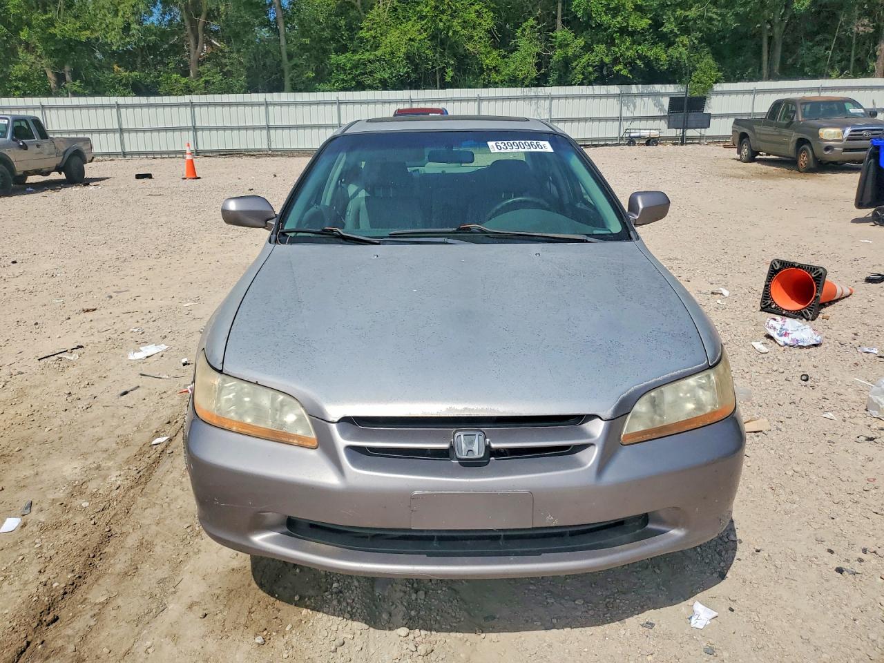2000 Honda Accord Ex Silver vin: 1HGCG1650YA021066
