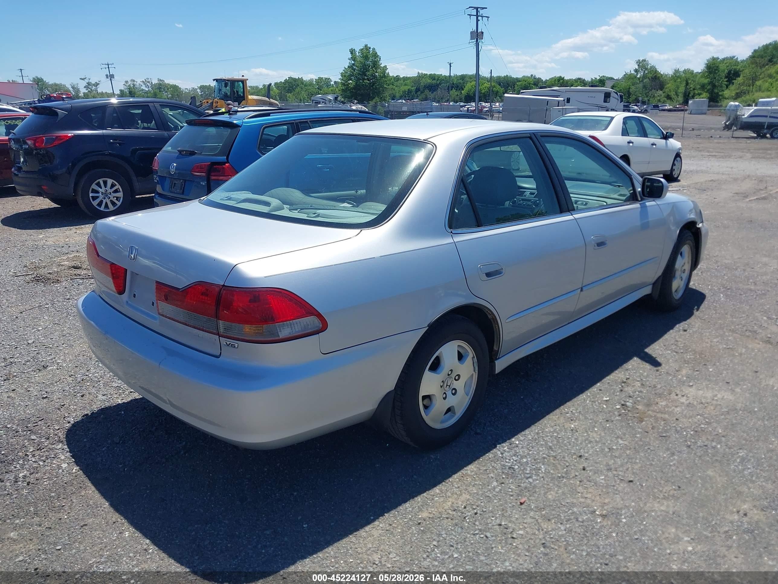 2001 Honda Accord 3.0 Ex Silver vin: 1HGCG16511A078771